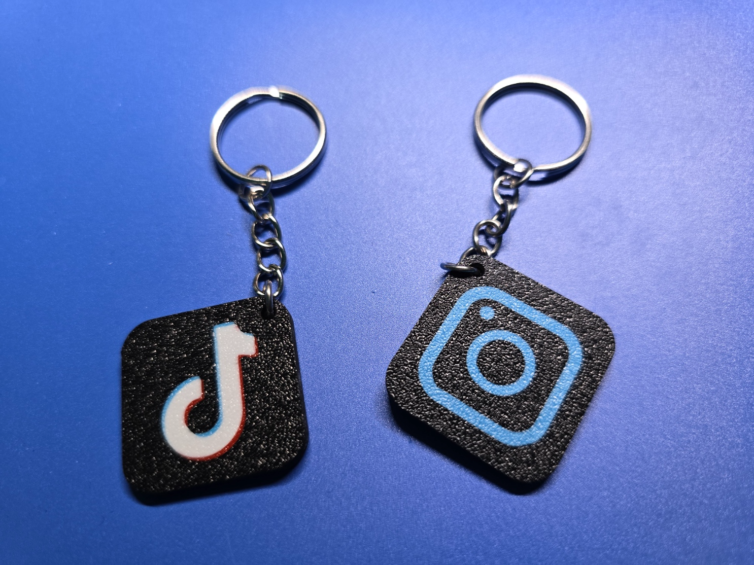social-nfc-keychain-542129-02.png
