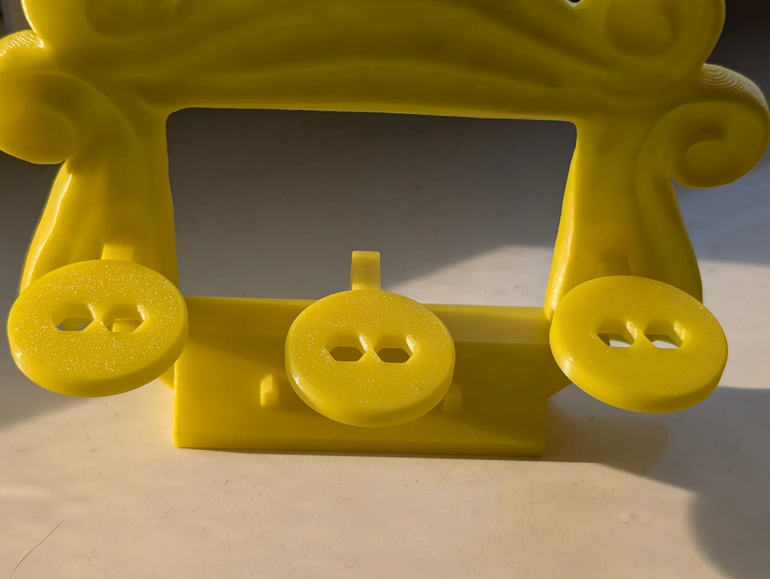 friends-couch-for-mcdonalds-figures-2263193-05.jpg
