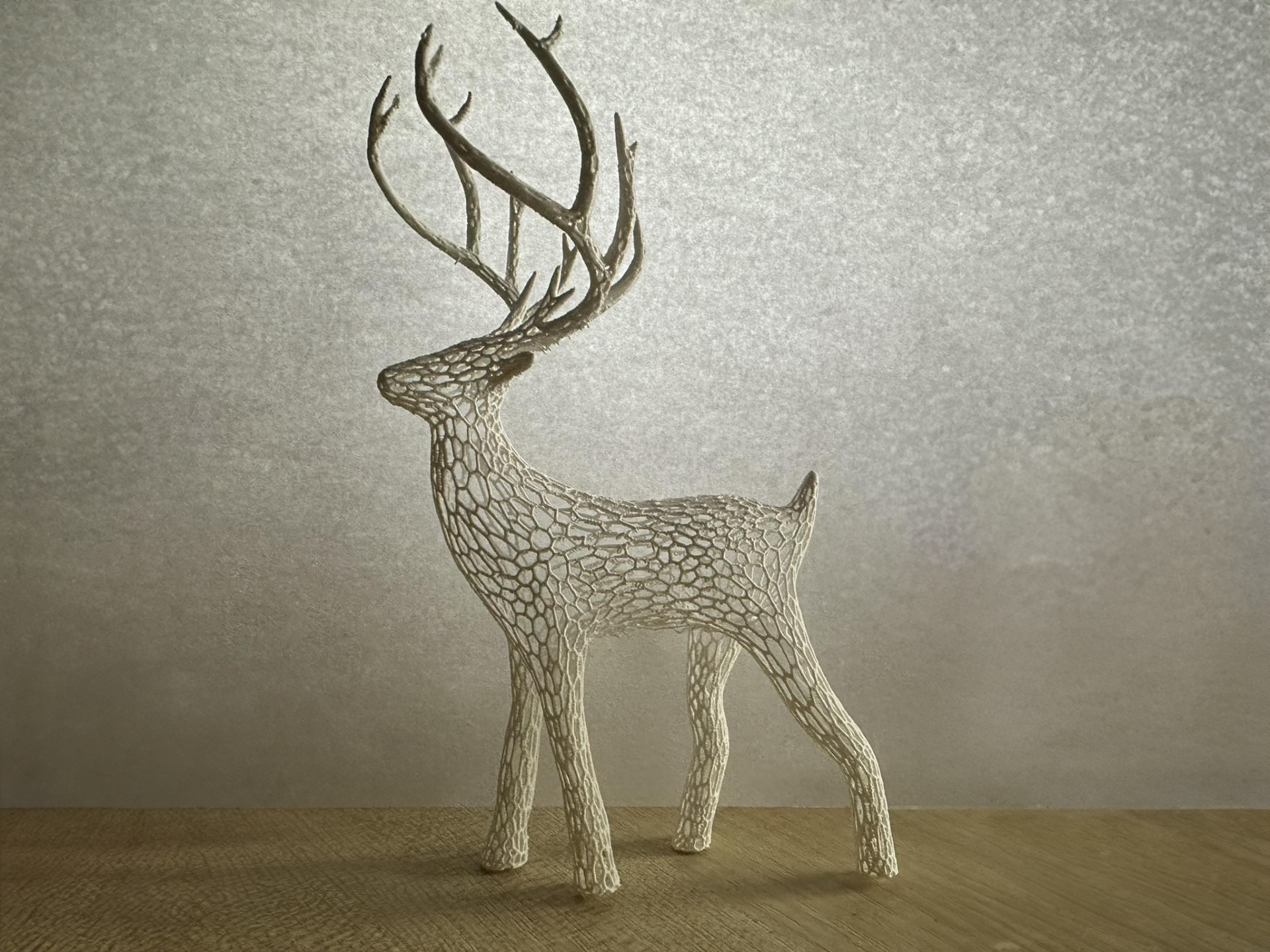 voronoi-holiday-christmas-deer-86094-01.png