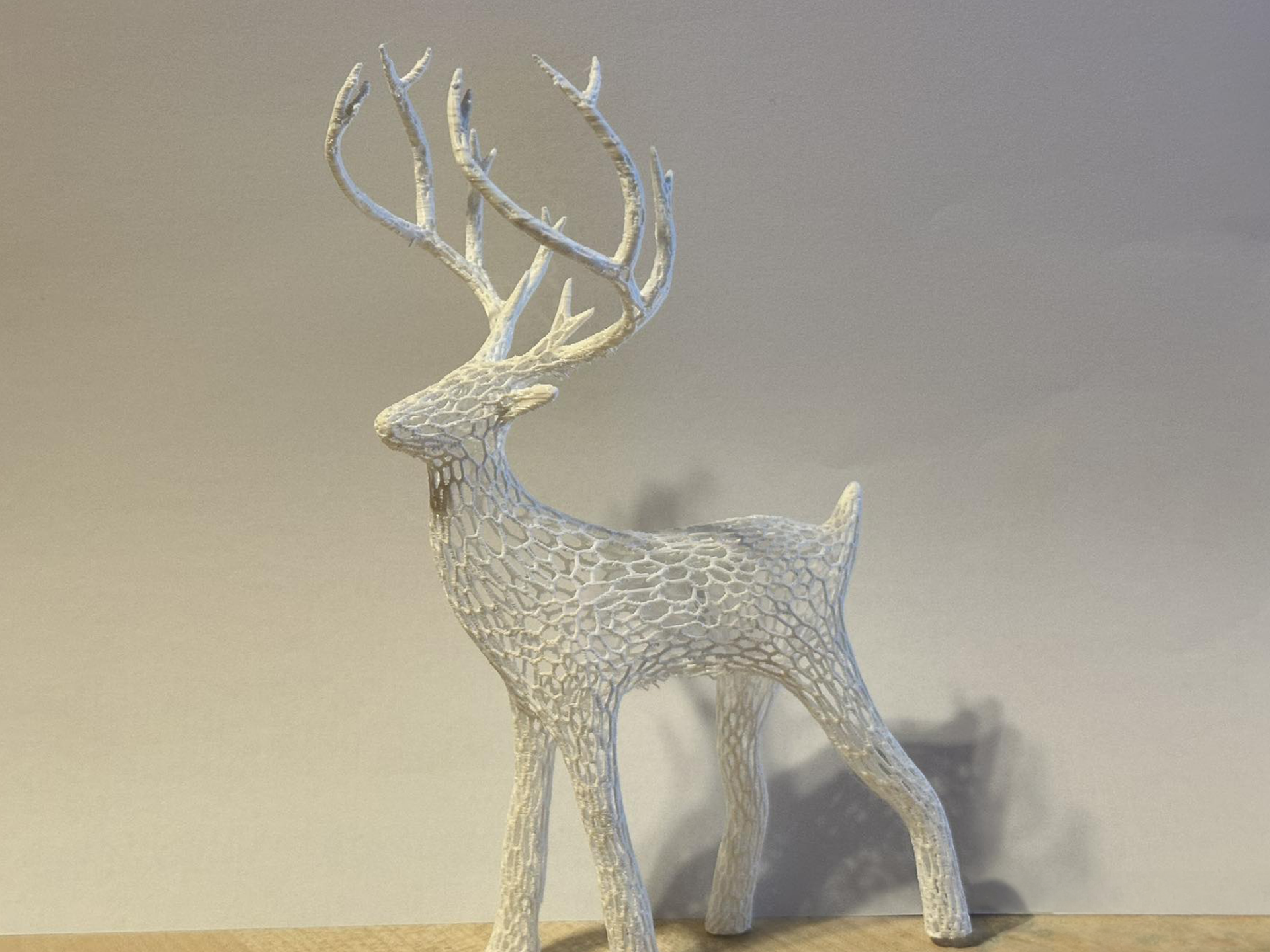 voronoi-holiday-christmas-deer-86094-03.png