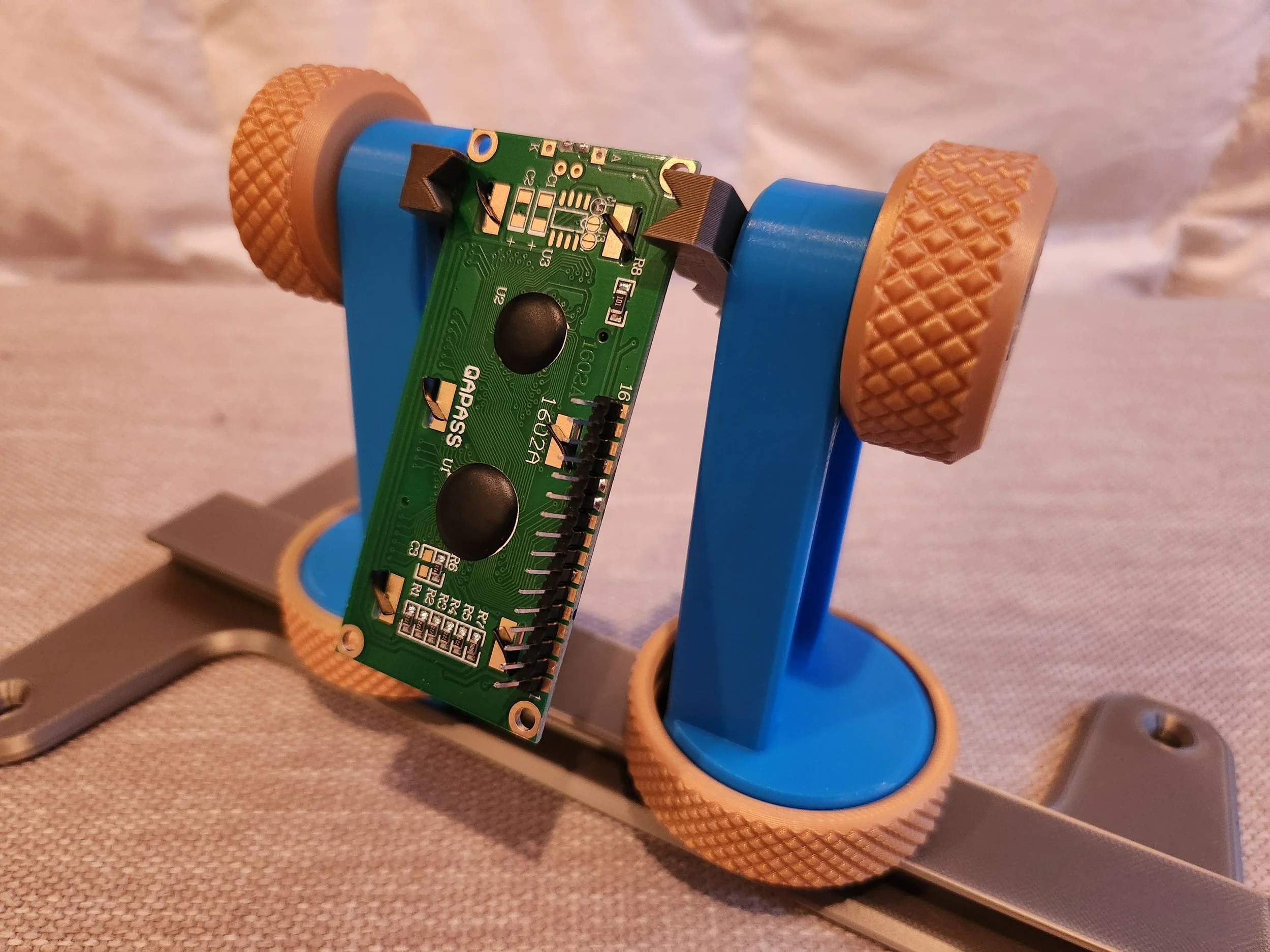 adjustable-pcb-holder-tool-159336-03.jpg