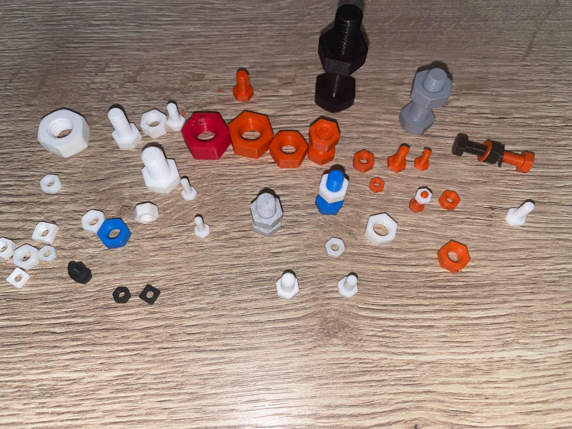 screw-set-m3-m4-m5-m6-m7-m8-m10-iso-4017-70851-02.png
