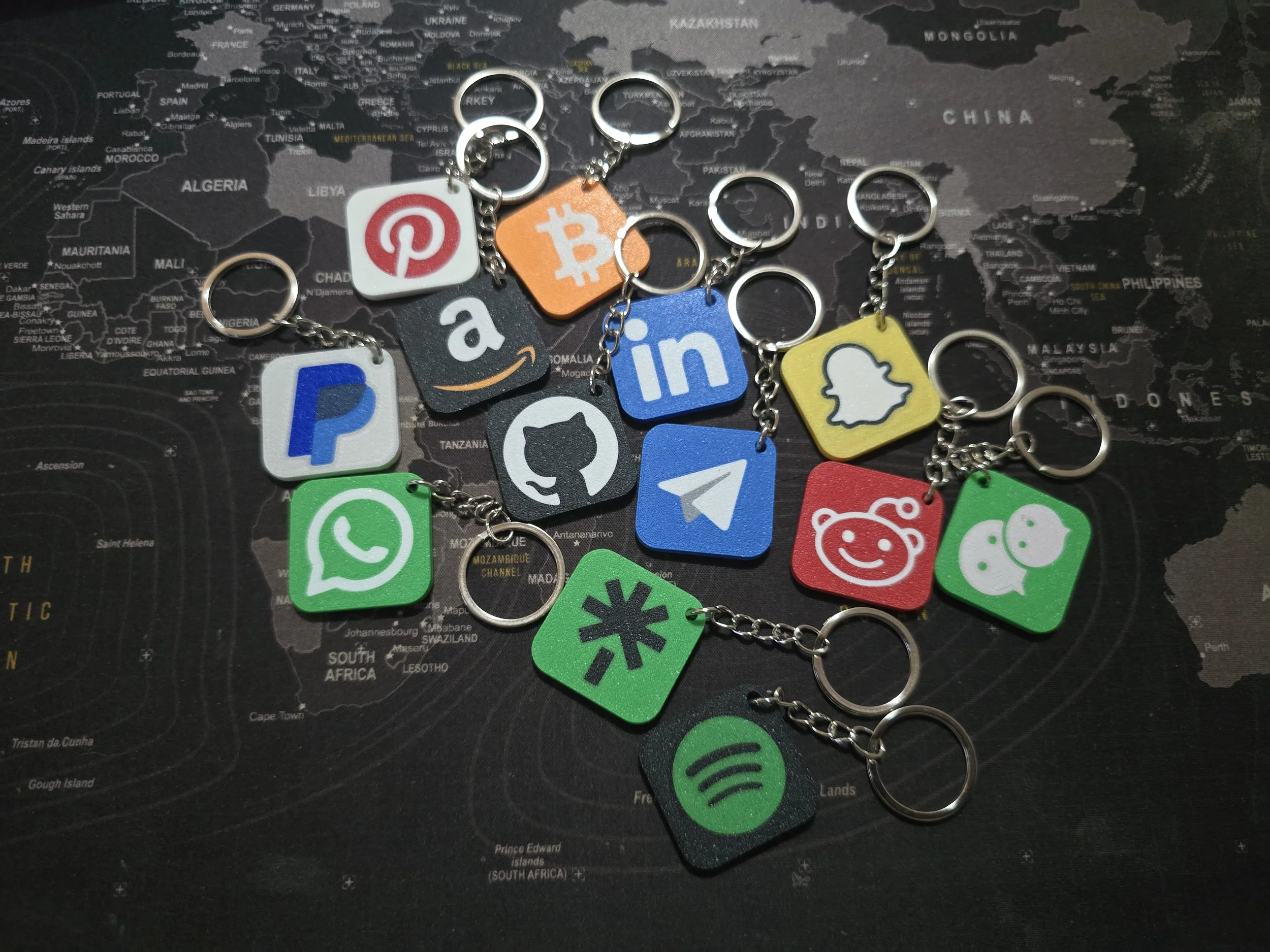 social-nfc-keychain-542129-01.jpg