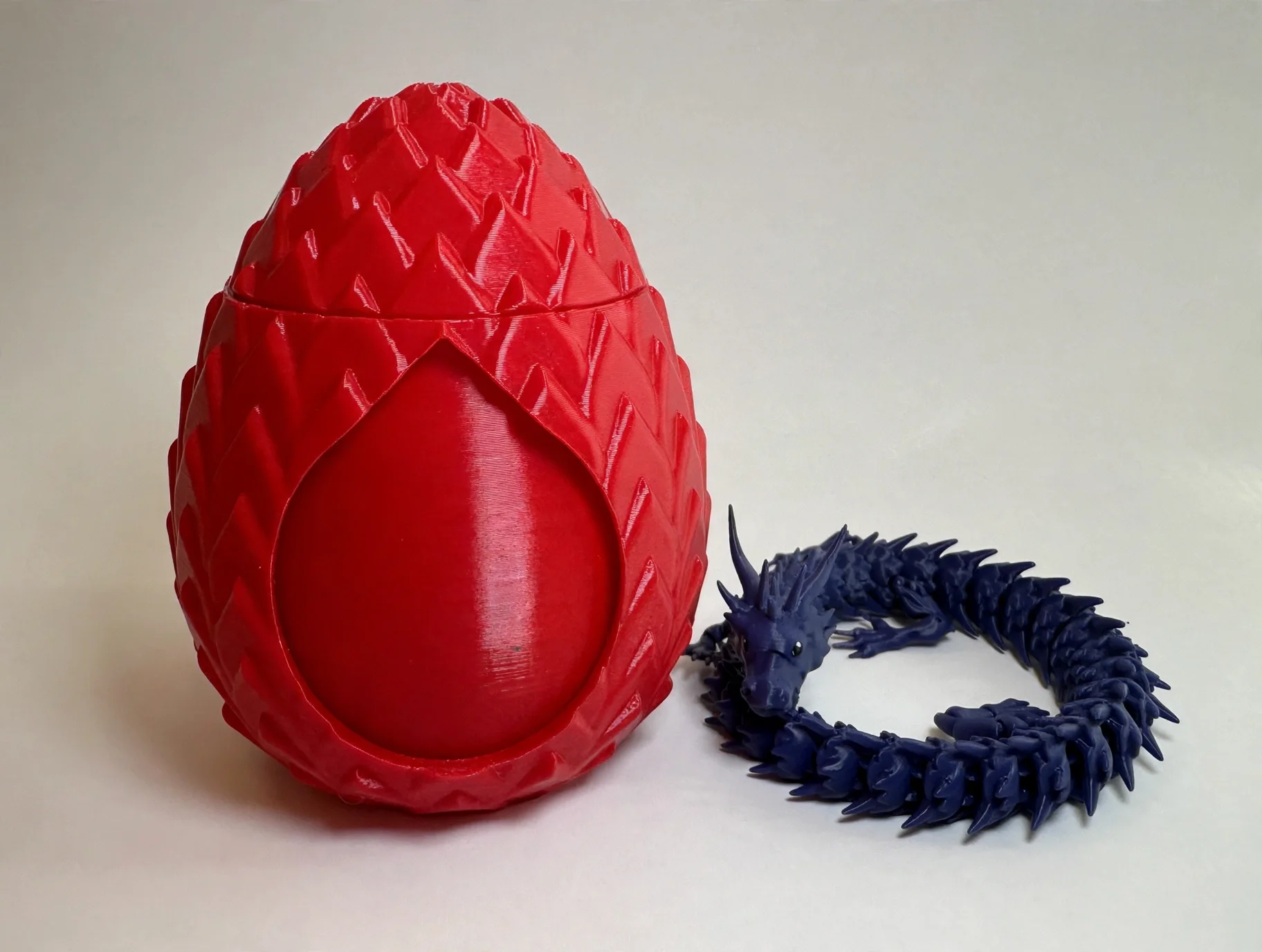 media-generation-dragon-egg-white-dragon-candyr-0-f7b075d1-a3ce-4457-b0ae-ee3fb40b84a6.webp