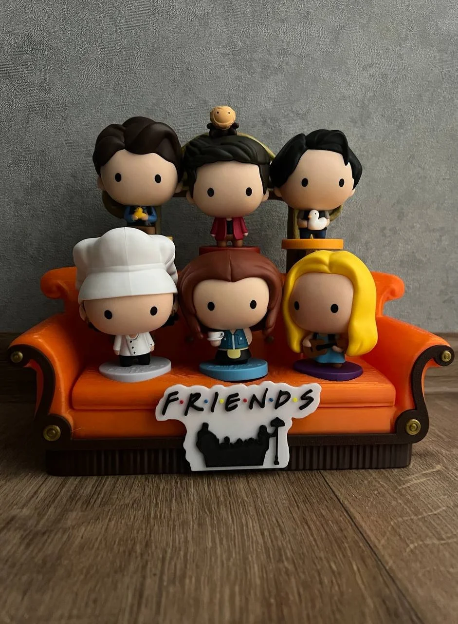 friends-couch-for-mcdonalds-figures-2263193-03.jpg