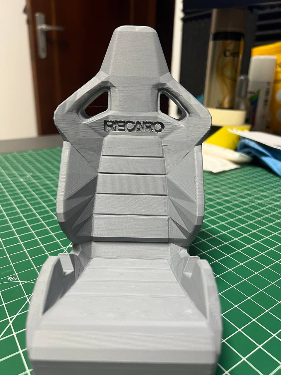 recaro-seat-phone-holder-959720-03.png