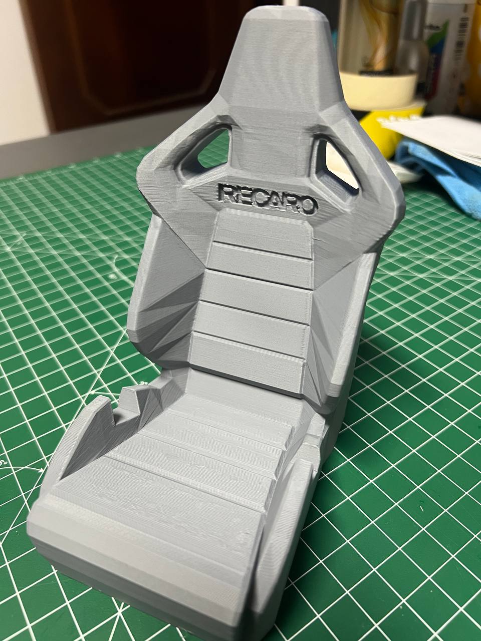 recaro-seat-phone-holder-959720-01.png