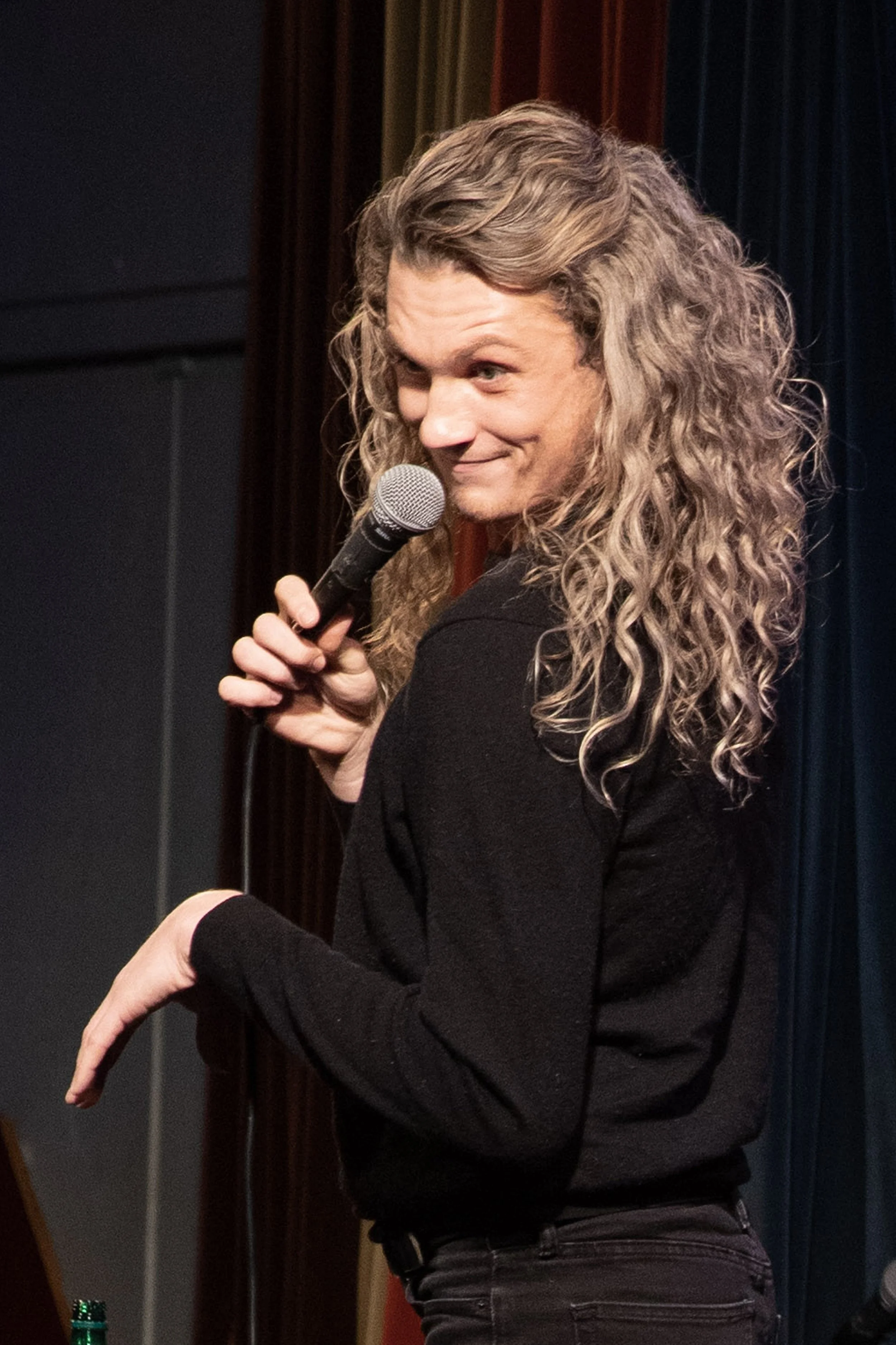 kendallfarrell_headshot01.jpg