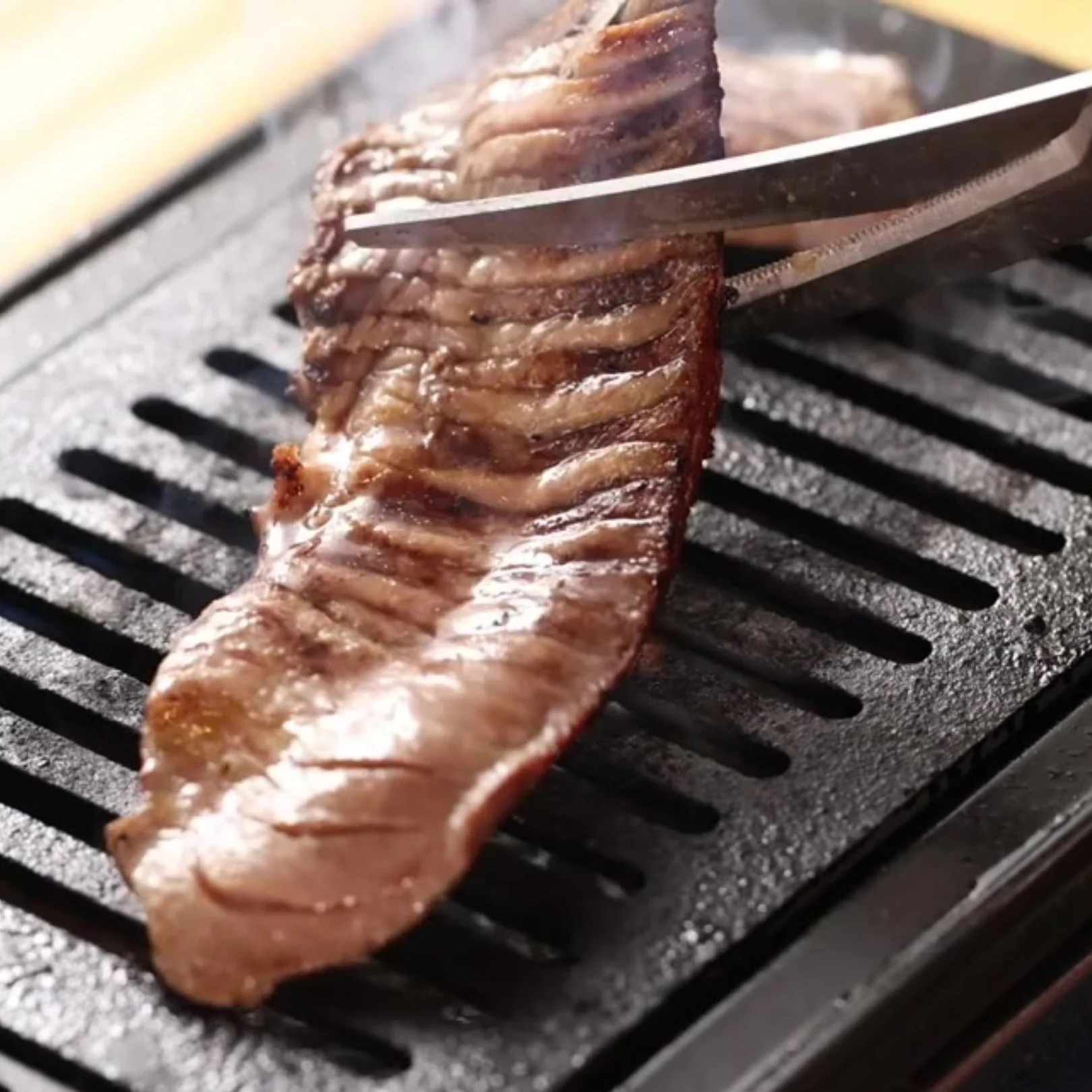 大判牛タンステーキの食べ方