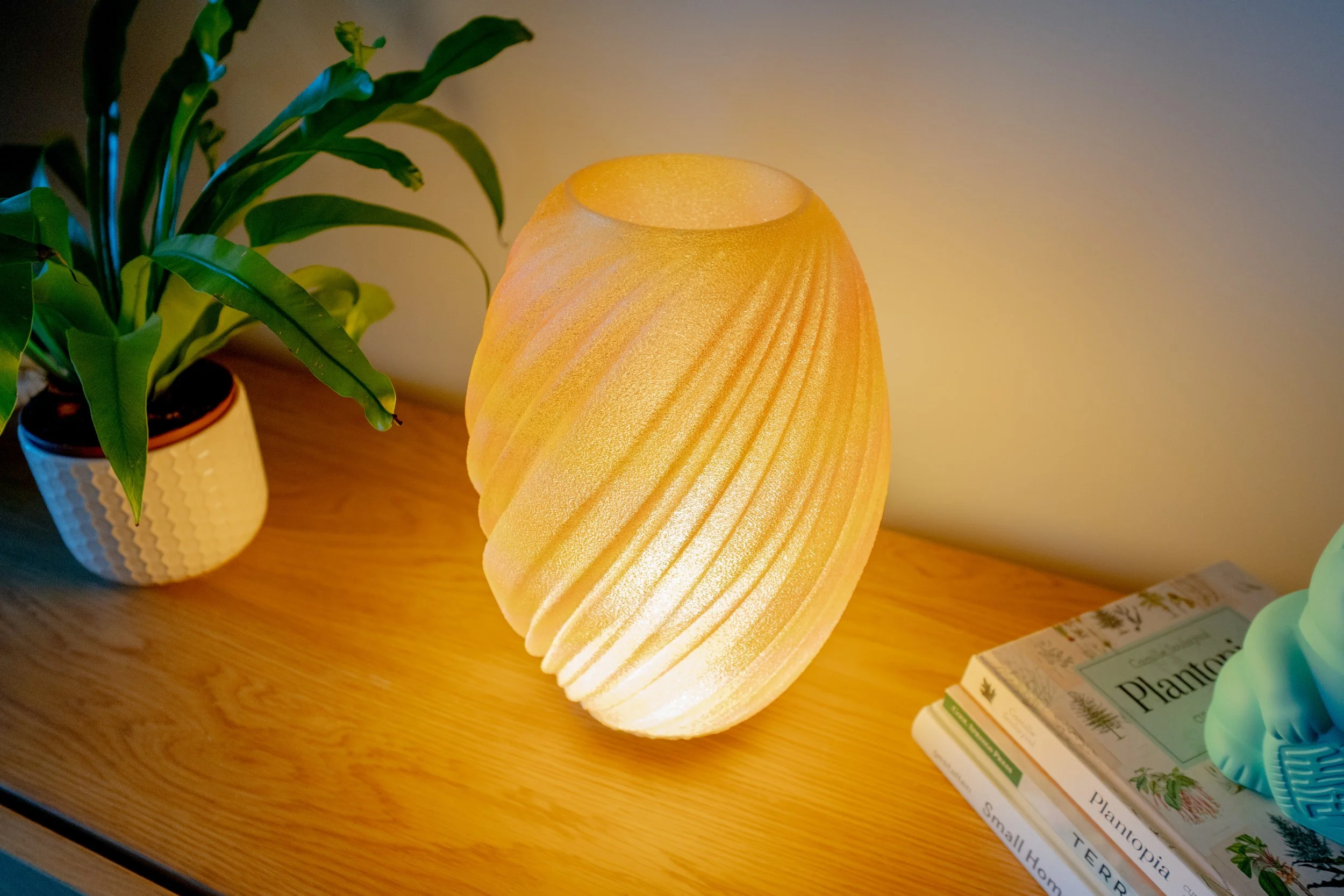3D printed Lamp with orange glow