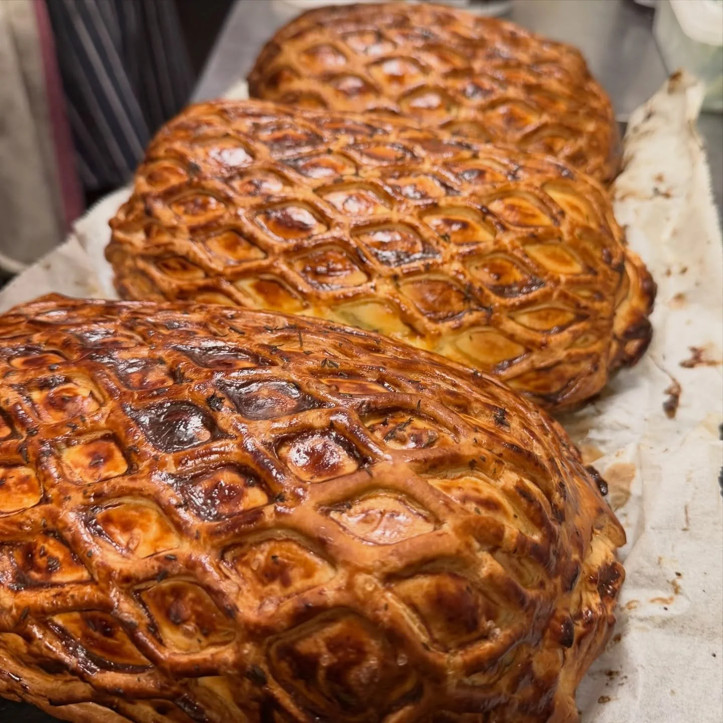 Welly Wednesday number 4 &hellip; what a night!

102 guests joined us for dinner and the beef wellies were flying.  A huge shoutout to Chart Farm for the incredible beef. @chartfarm_venison_butchery 

Our first asparagus of the season also made an ap