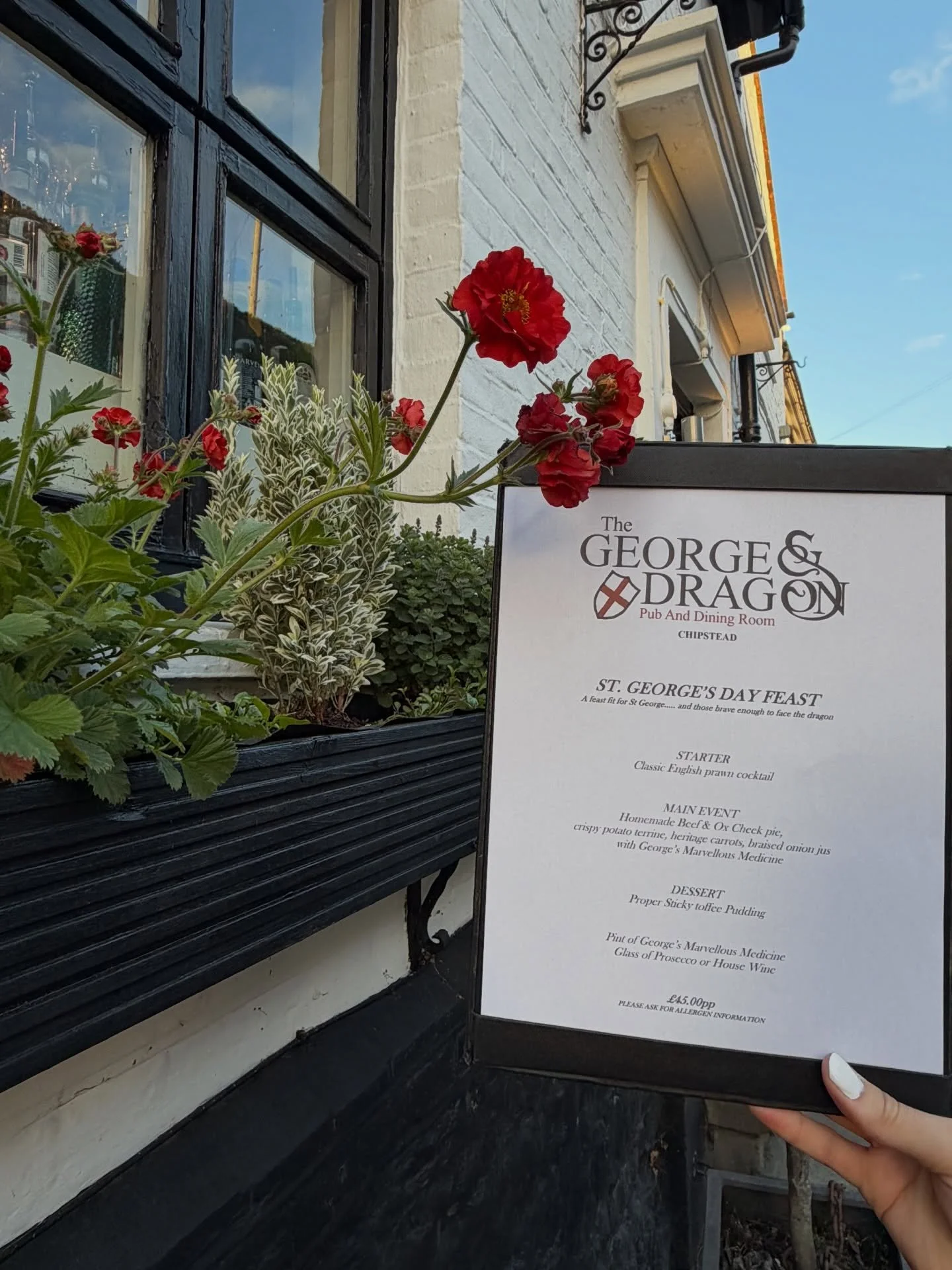 Happy St George&rsquo;s Day from all of us at the George &amp; Dragon, Chipstead. 

Today we raise a glass to England&rsquo;s patron saint, St George &hellip;. a symbol of courage, strength, and community. Whether you&rsquo;re joining us for a cockta