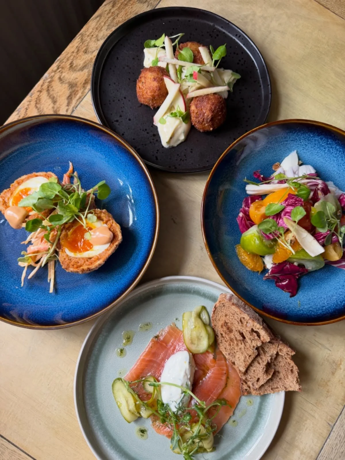 NEW STARTERS on the menu at the George &amp; Dragon, Chipstead. 

Our kitchen team have been busy creating some beautiful new dishes using exceptional seasonal produce.

&bull;Crispy pork &amp; nduja scotch egg, spring slaw, smoked tomato mayonnaise
