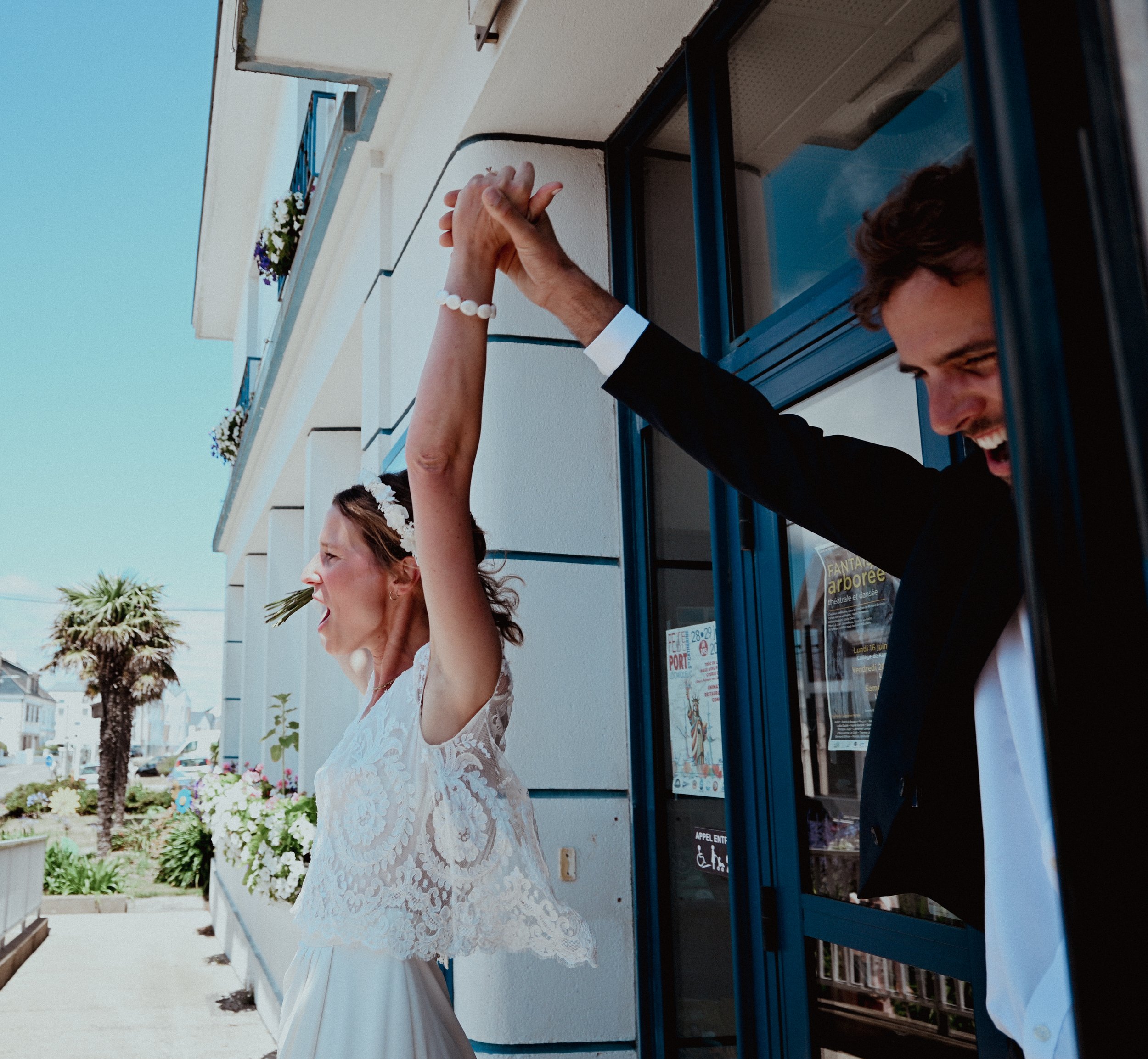 photographe mariage sortie mairie amour.jpg
