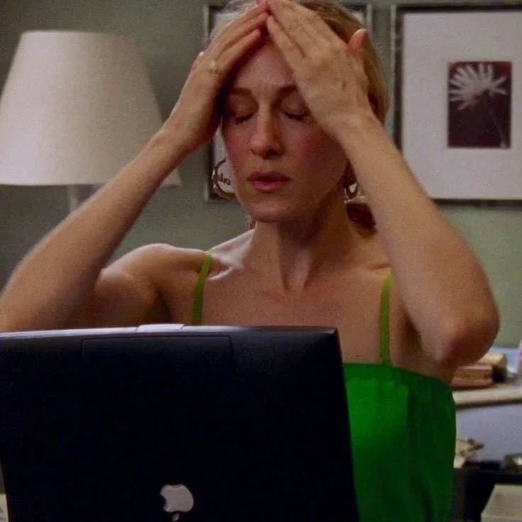 Common obstacles when planning a bachelor trip shown during a bridal shower in Palma de Mallorca.