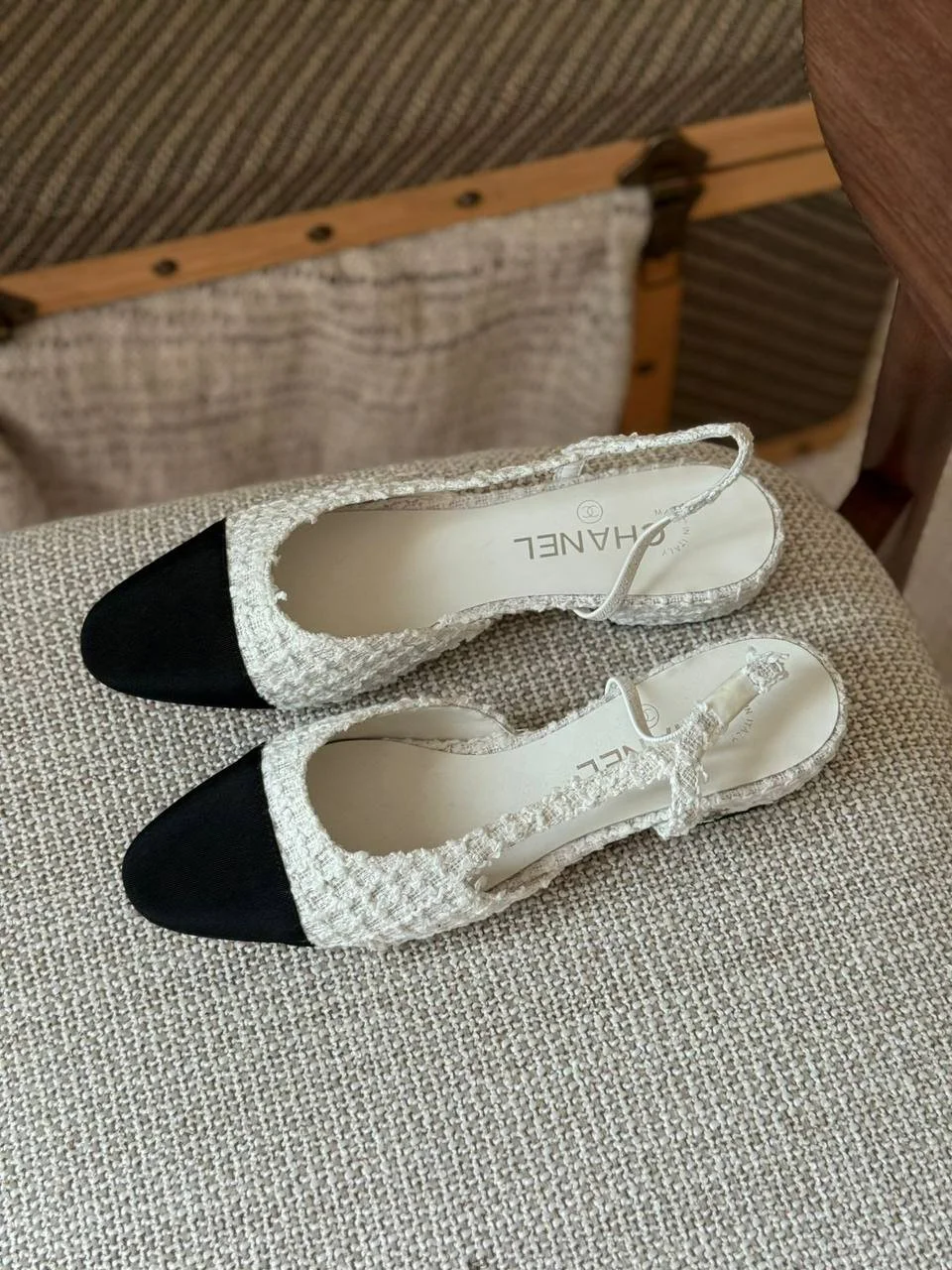 Chanel Slim Back flat