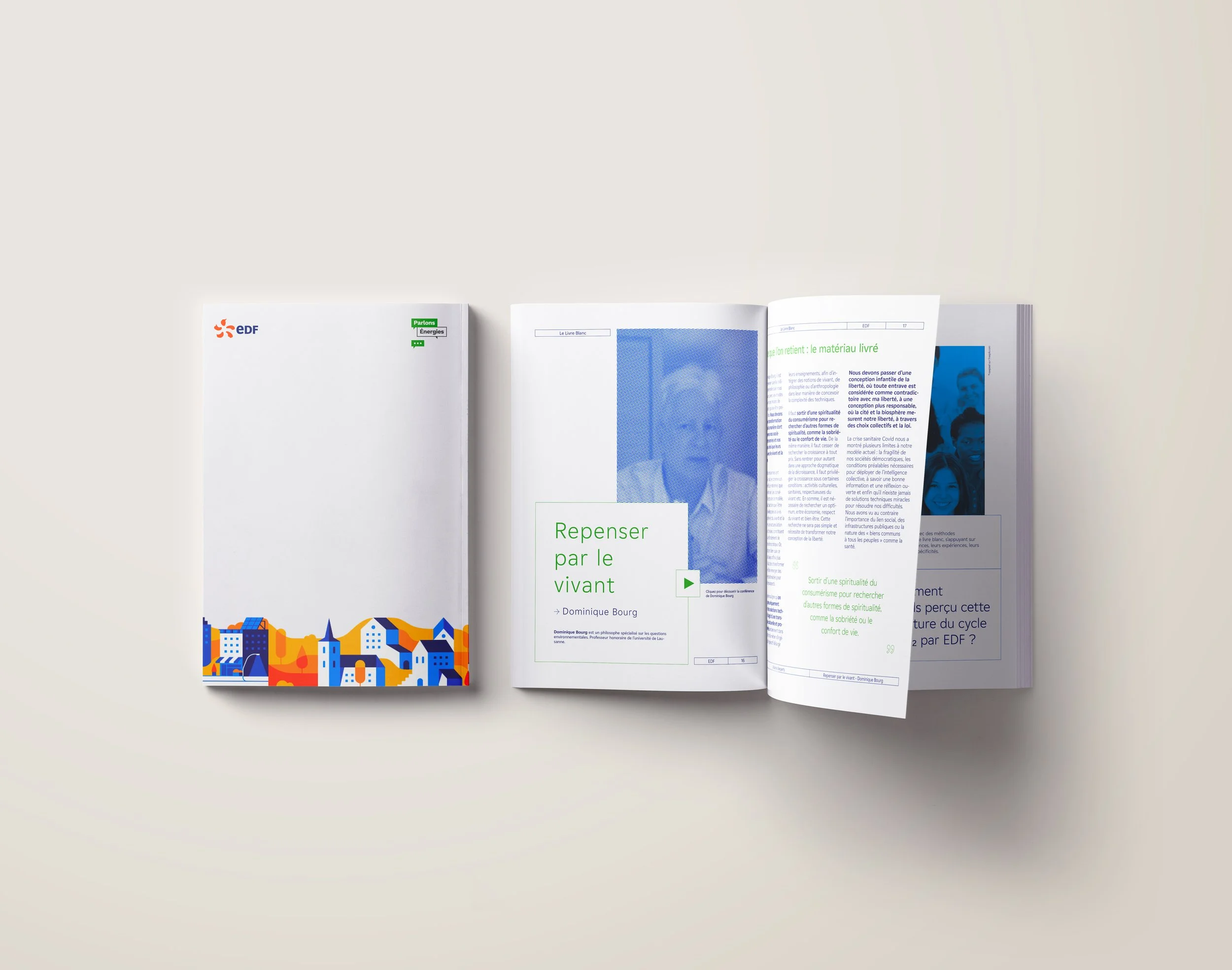 Livret ouvert avec une couverture illustrée d'une ville colorée en bas, et à l'intérieur des pages avec du texte en français, des images et des éléments graphiques. 