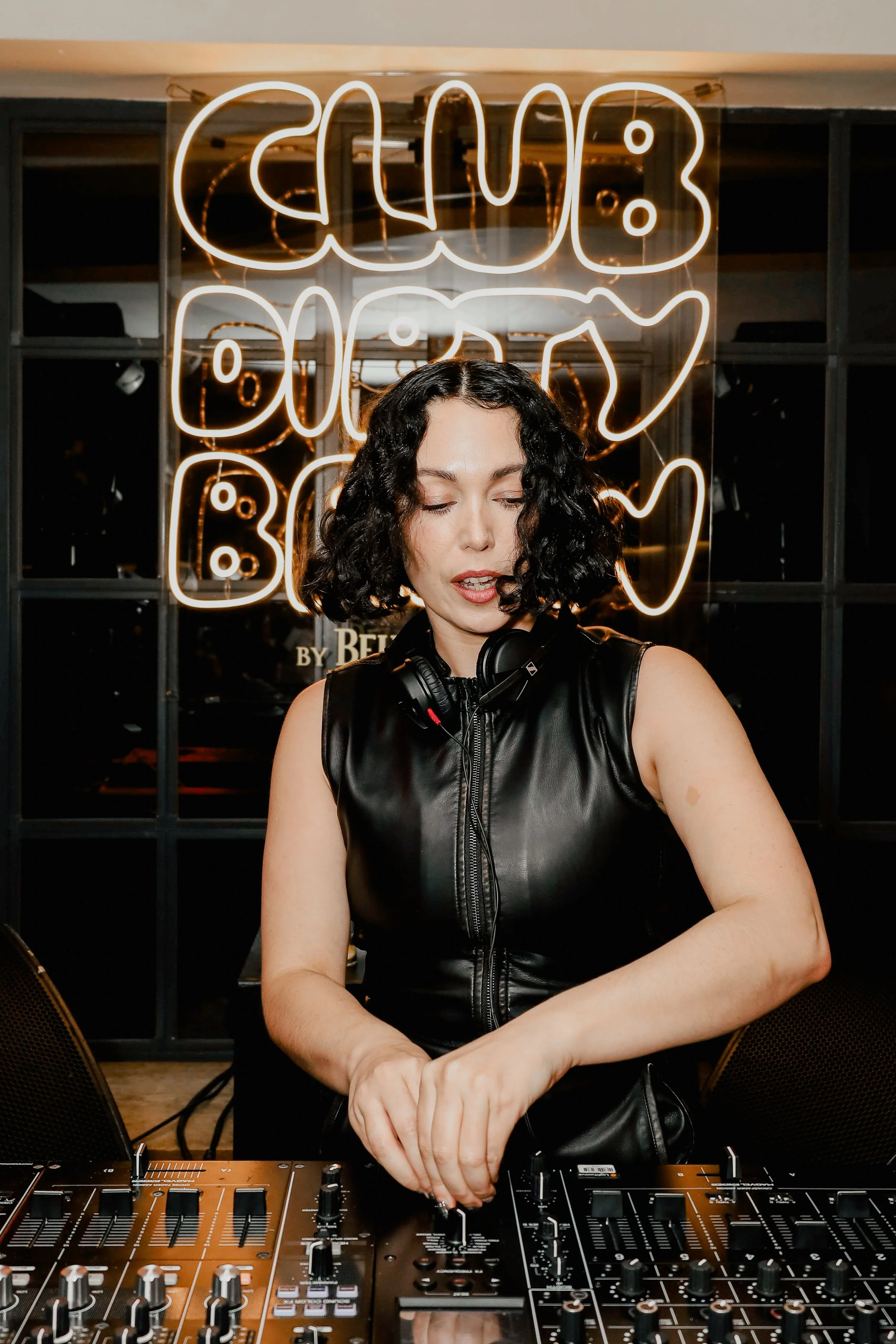 Kelly Lee Owens_004.jpg