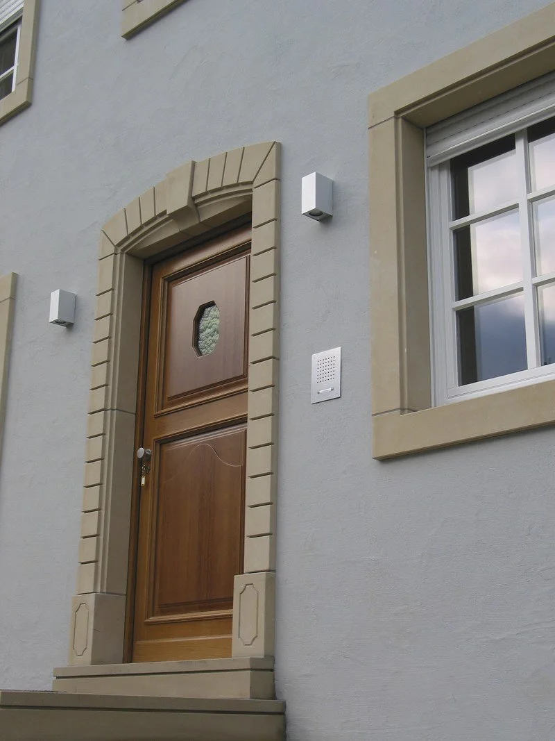 porte encadrements pierres de taille 
