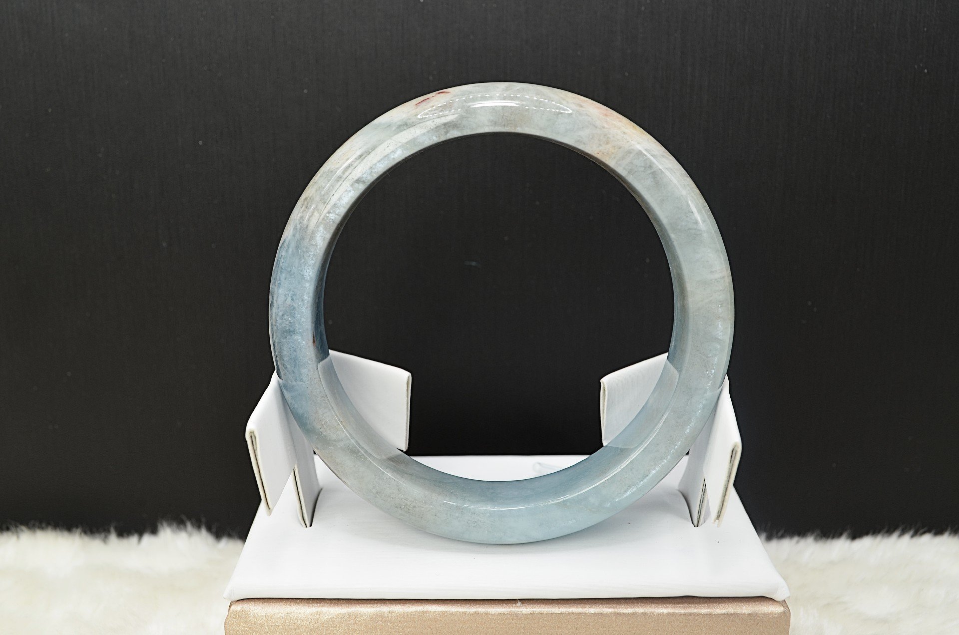 749 RM1588 Green Strawberry Chalcedony 6cm diameter7mm bangle width (2A).jpg