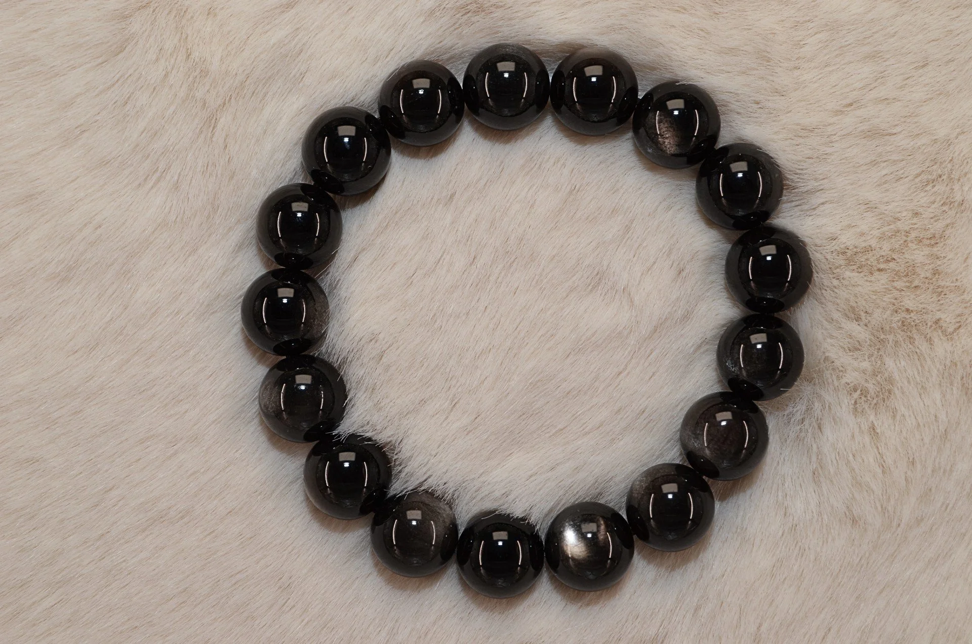 Silver Obsidian SQ7390731 (2)(1).jpg