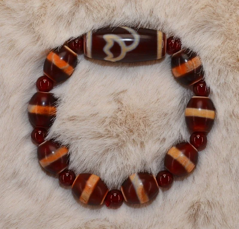 1 Dzi bead bracelet (5A).jpg