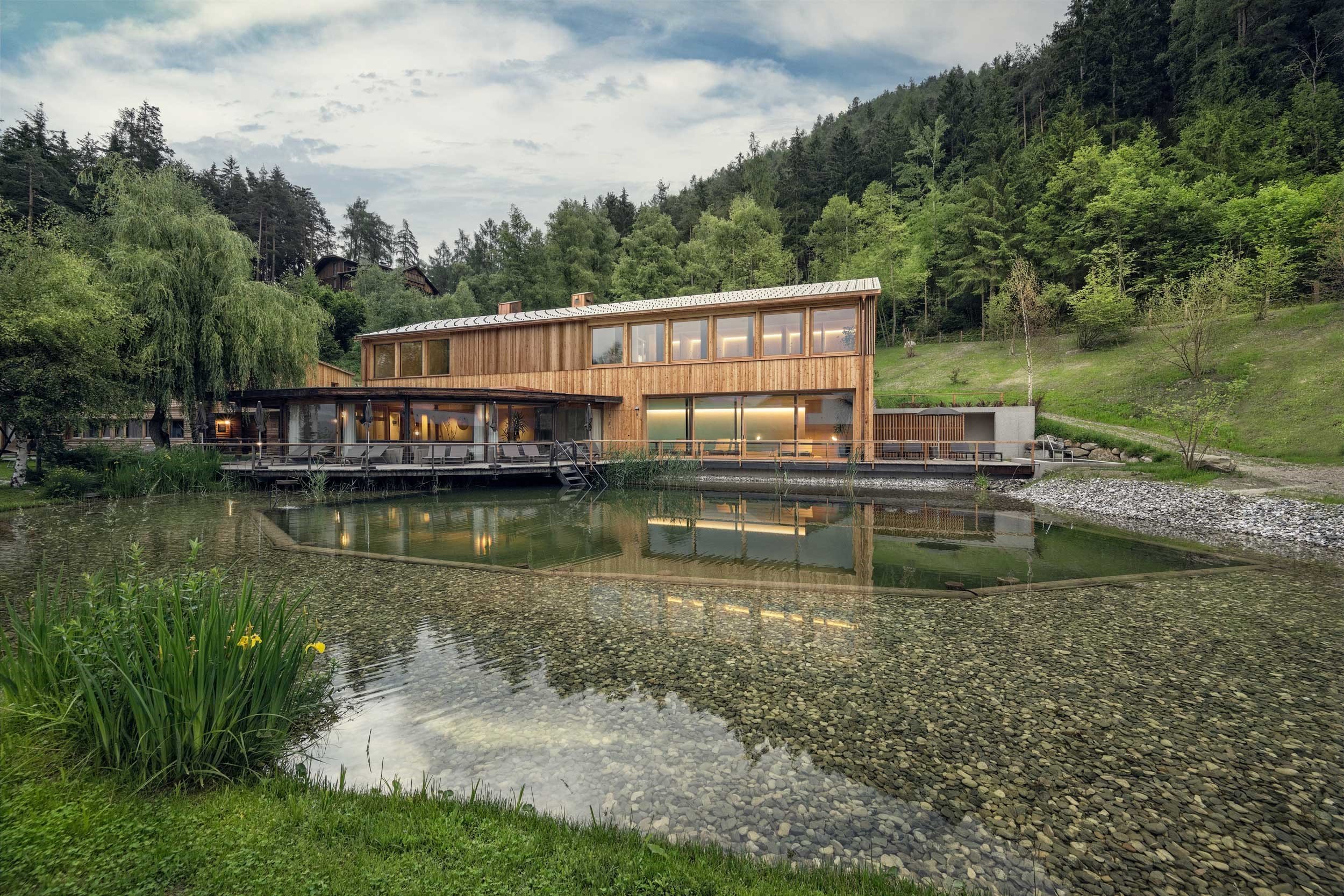 badehaus-pool-hotel-spa-1.jpg
