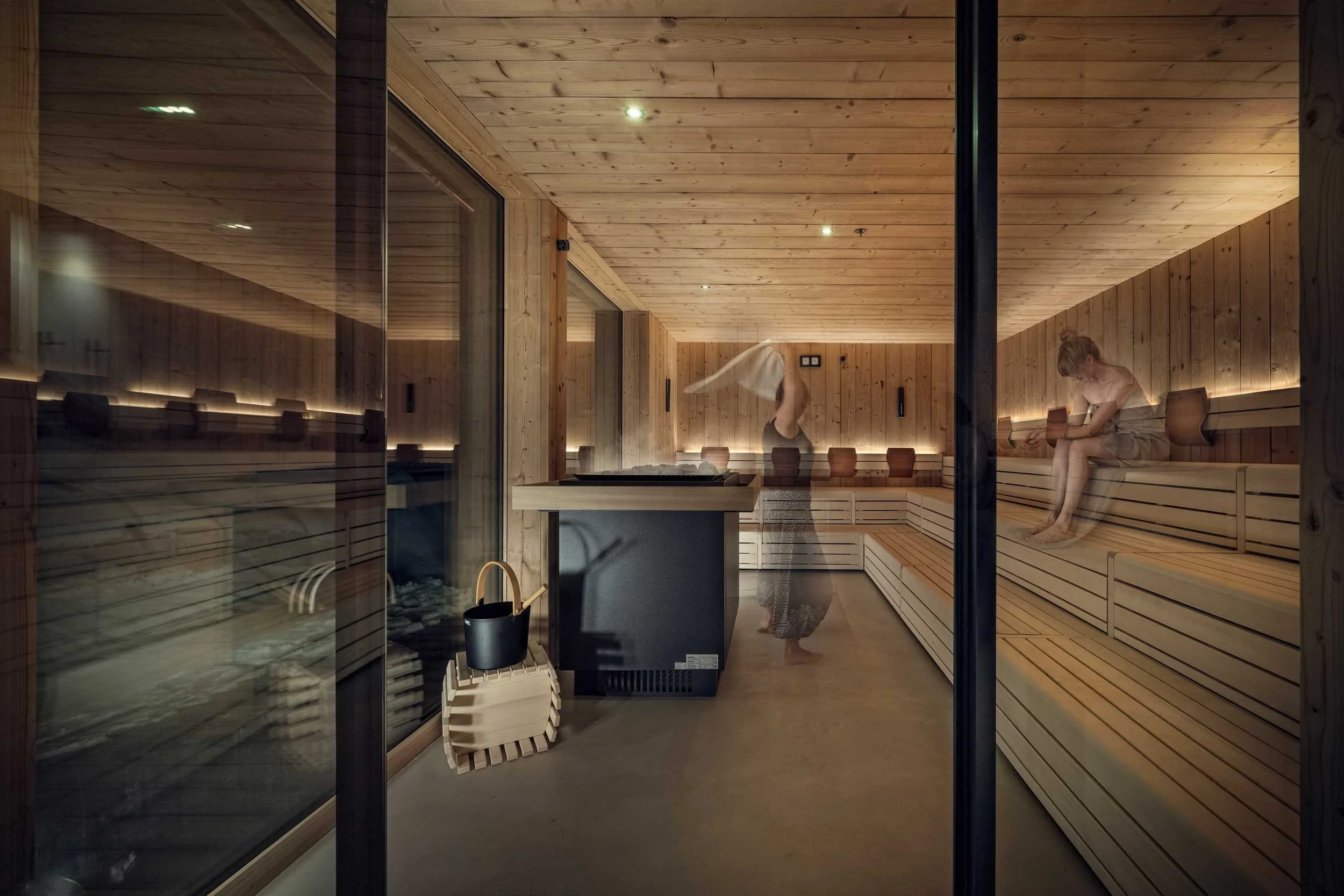 holiday-sauna-hotel.jpg