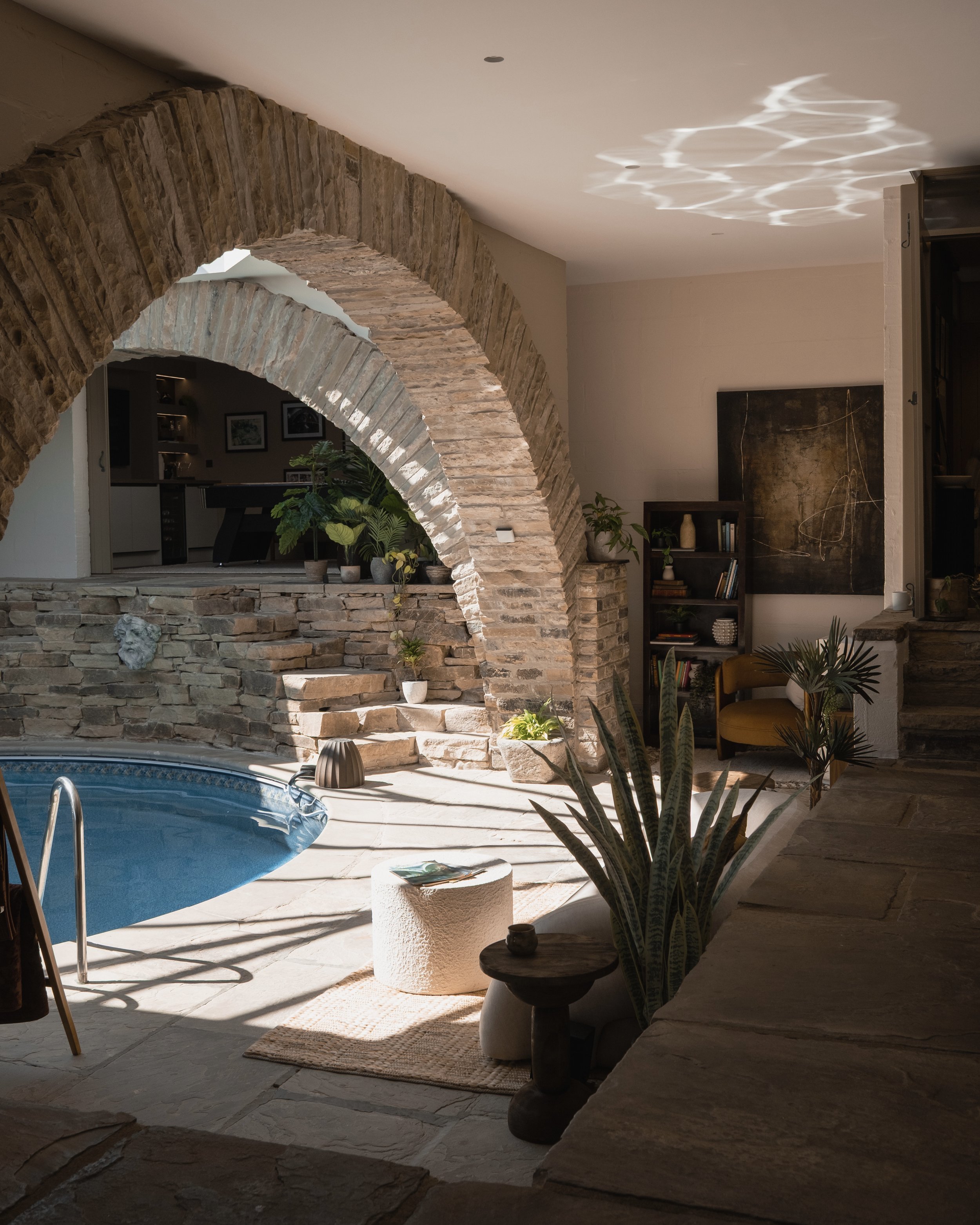 Spend leisurely afternoons surrounded by dramatic stone arches, comfortable seating and abundant natural light.
