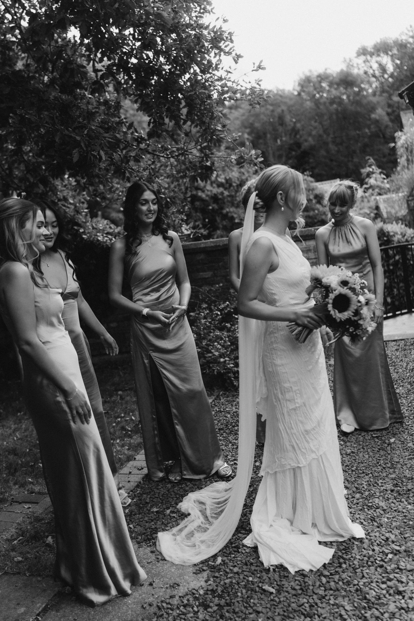 Girls moment from Lauren&amp;Tommy beautiful wedding ✨

#newcastleweddingphotographer #secrettowerwedding