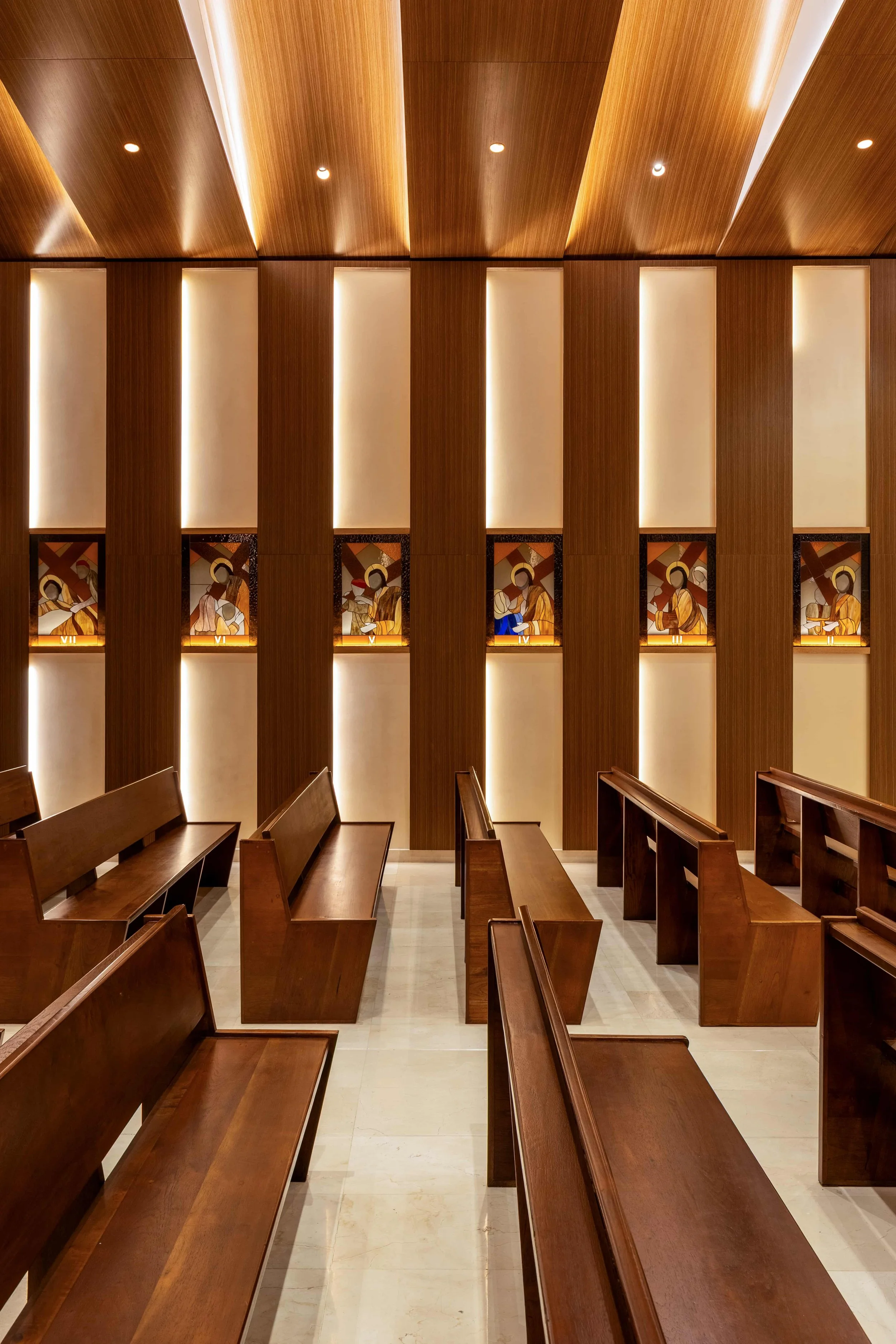 Detail of wood and stone finishes in the Mantle Chapel, Bogotá, evoking warmth and a sense of quiet permanence