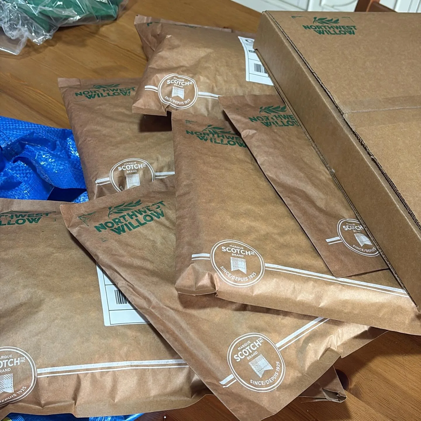 First round of tool orders getting out the door. So many more to go! 

#basketry #willowweaving #willowbasket #weavingtools