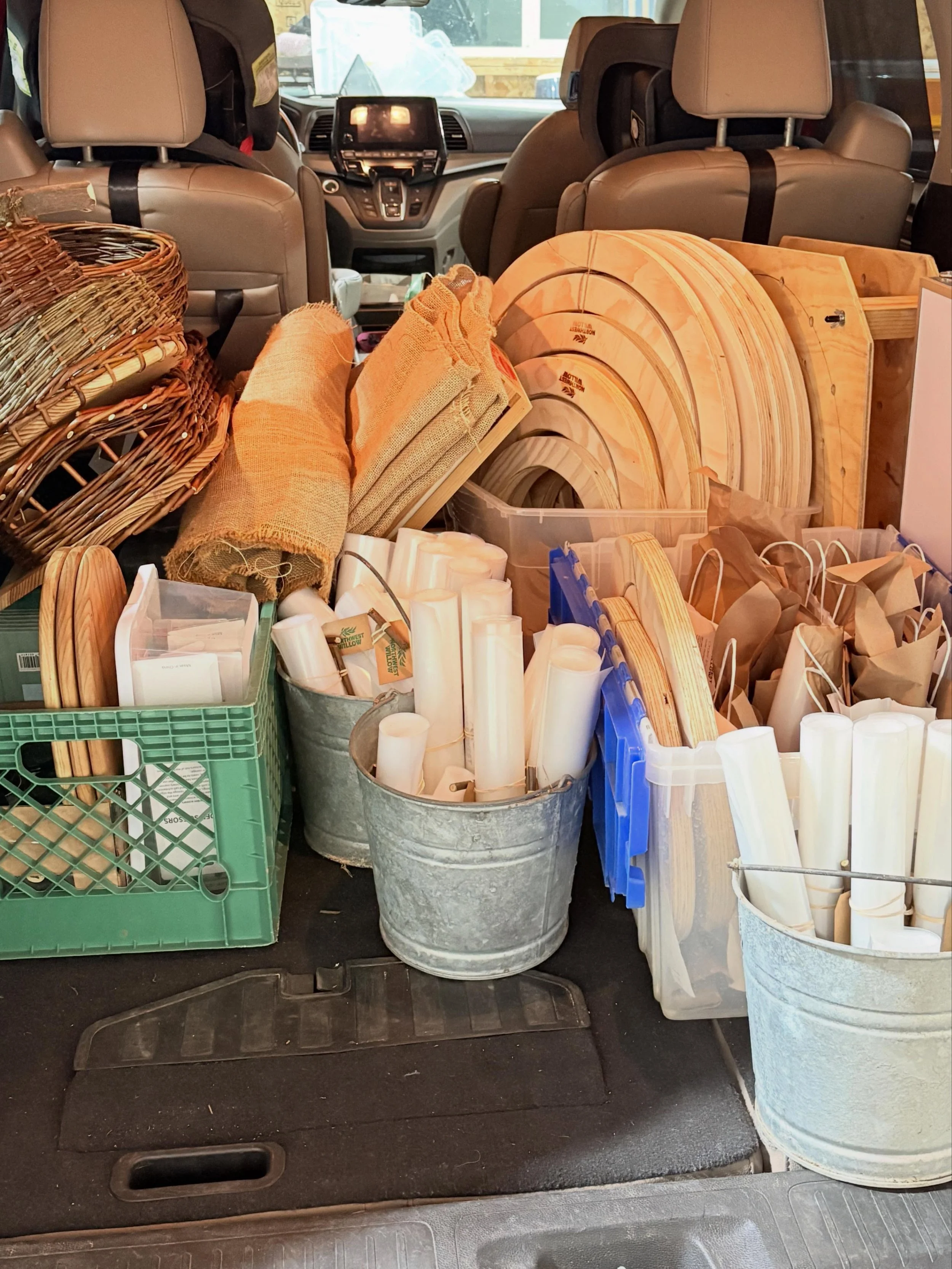 Day 1 at the #nwbasketweavers Spring Retreat! Started the day filling the baby wagon full of tools and supplies for the marketplace. Have I mentioned that a bin full of rapping irons gets heavy? First class was a fantastic bracelet using Ash Wood. My