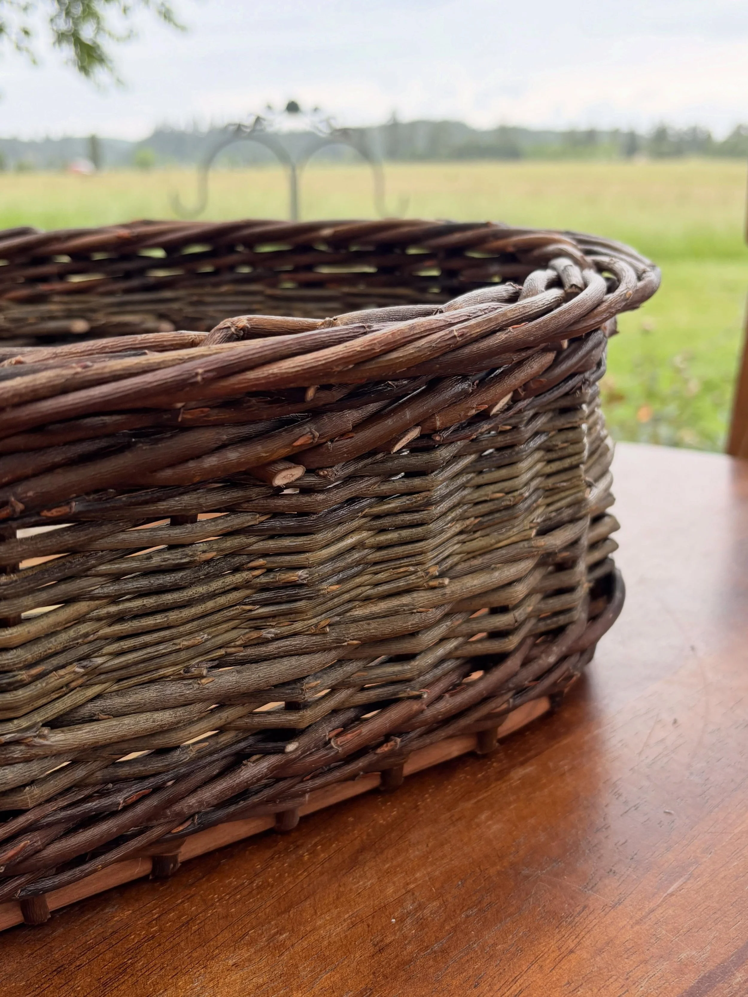 The basket I started porch weaving yesterday when the weather was so beautiful had to be finished in the dark after the kids&rsquo; bedtime! But I got there. I&rsquo;m trying to channel my inner @willowbasketmaker with the English Randing starting ov
