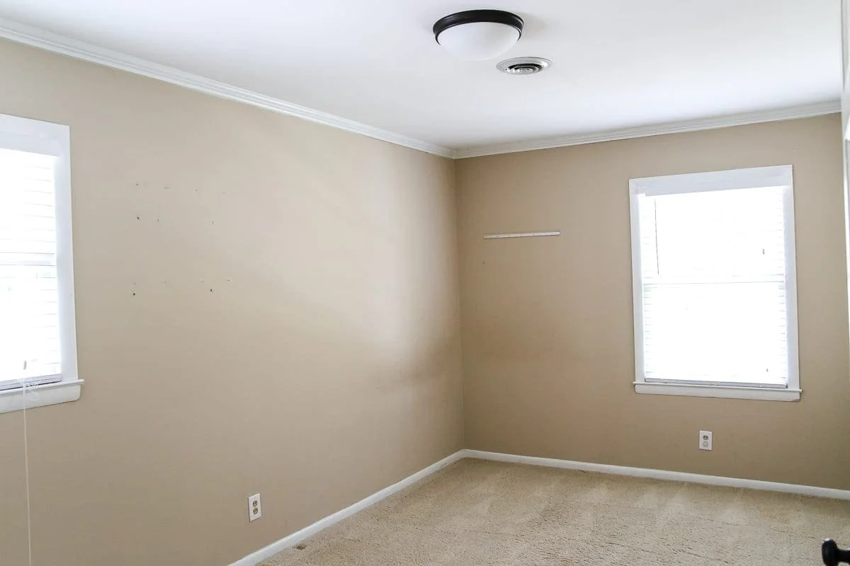 bedroom before 3.jpg