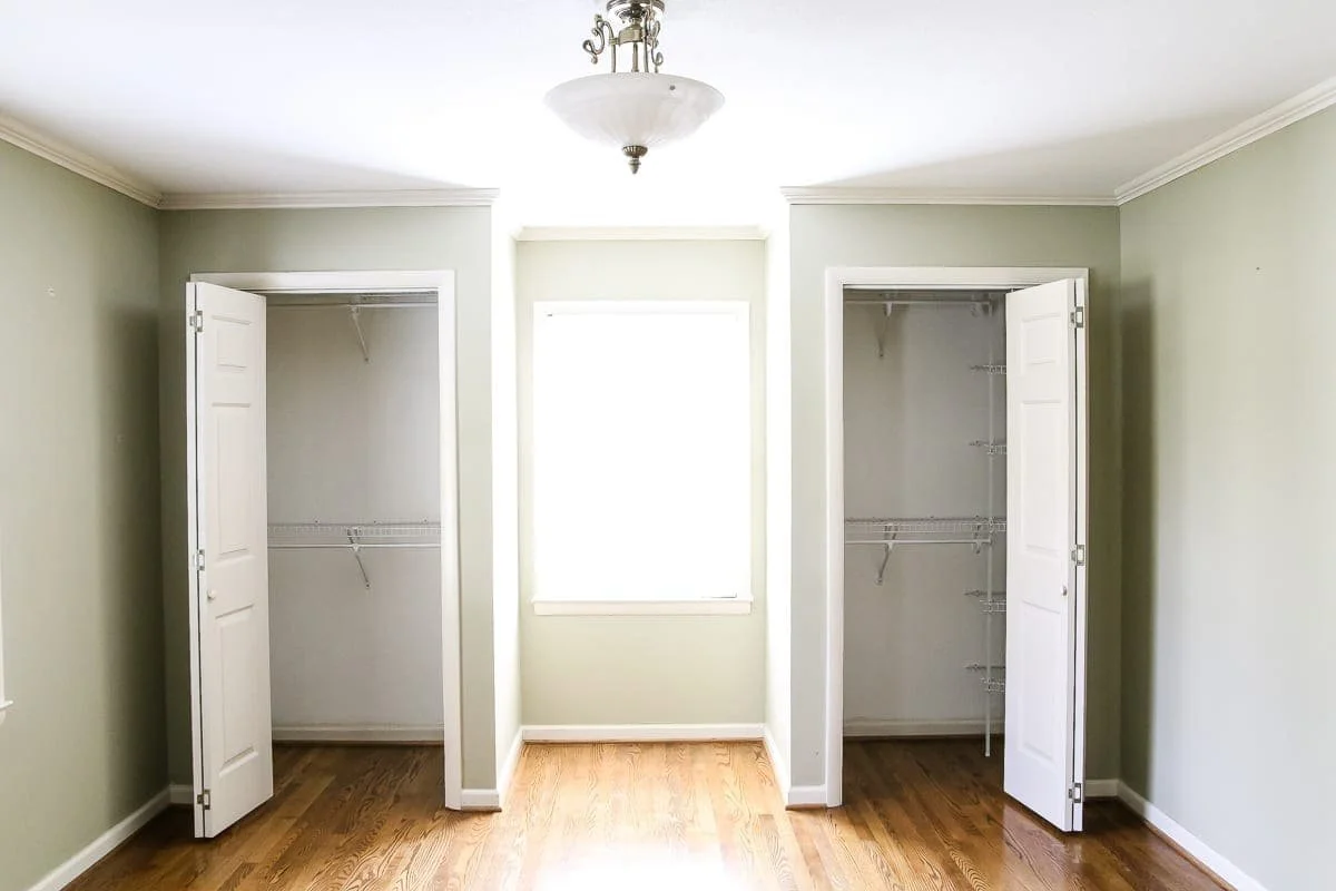 bedroom before 1.jpg