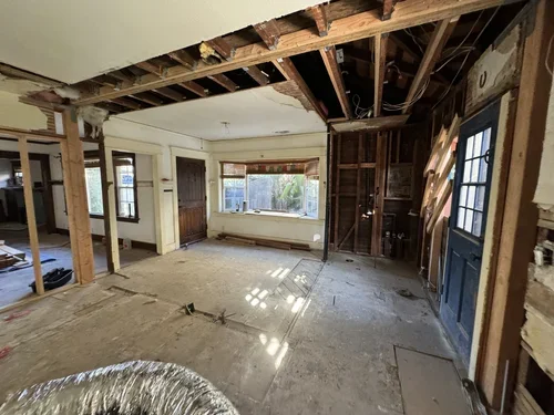 DE SOTO STREET (2024)