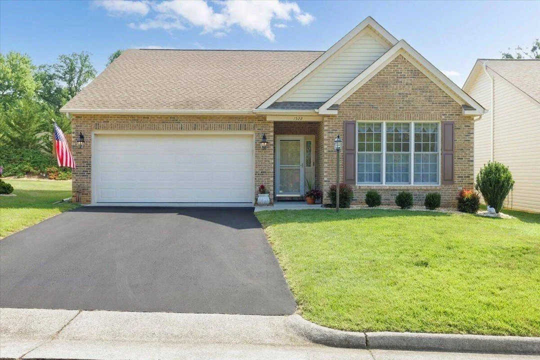 1522 Innsbrooke DR, Salem, VA 24153 just sold! Contact us for assistance in doing the same with your property. It would be our pleasure to work with you.