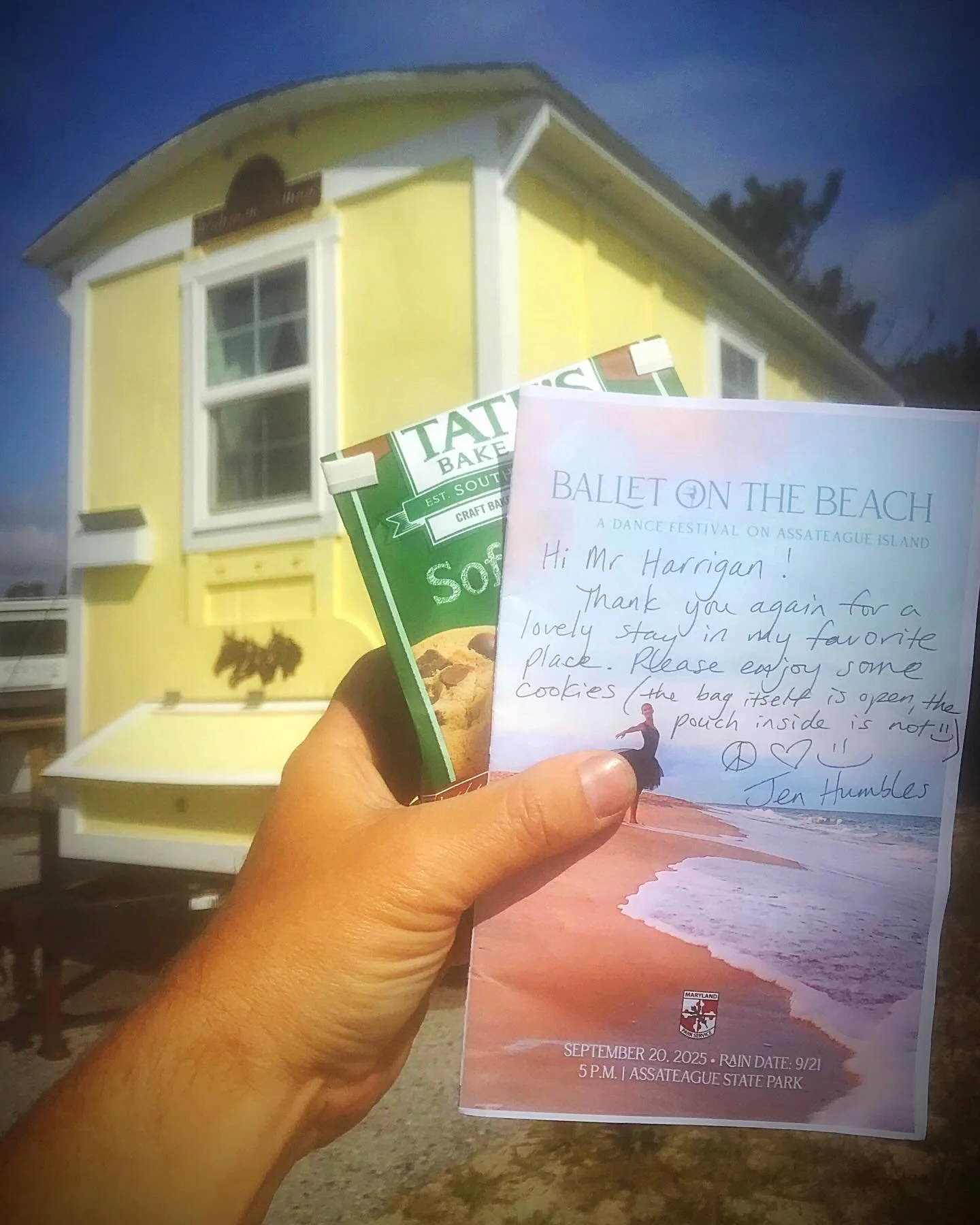 A nice note and my favorite cookies left for me at todays pickup. Does it get any better than this? Thank you Jen! #glamping #oceancitymaryland #marylanddnr #assateague #adsateaguerental #assateaguecottage #assateaguecamping