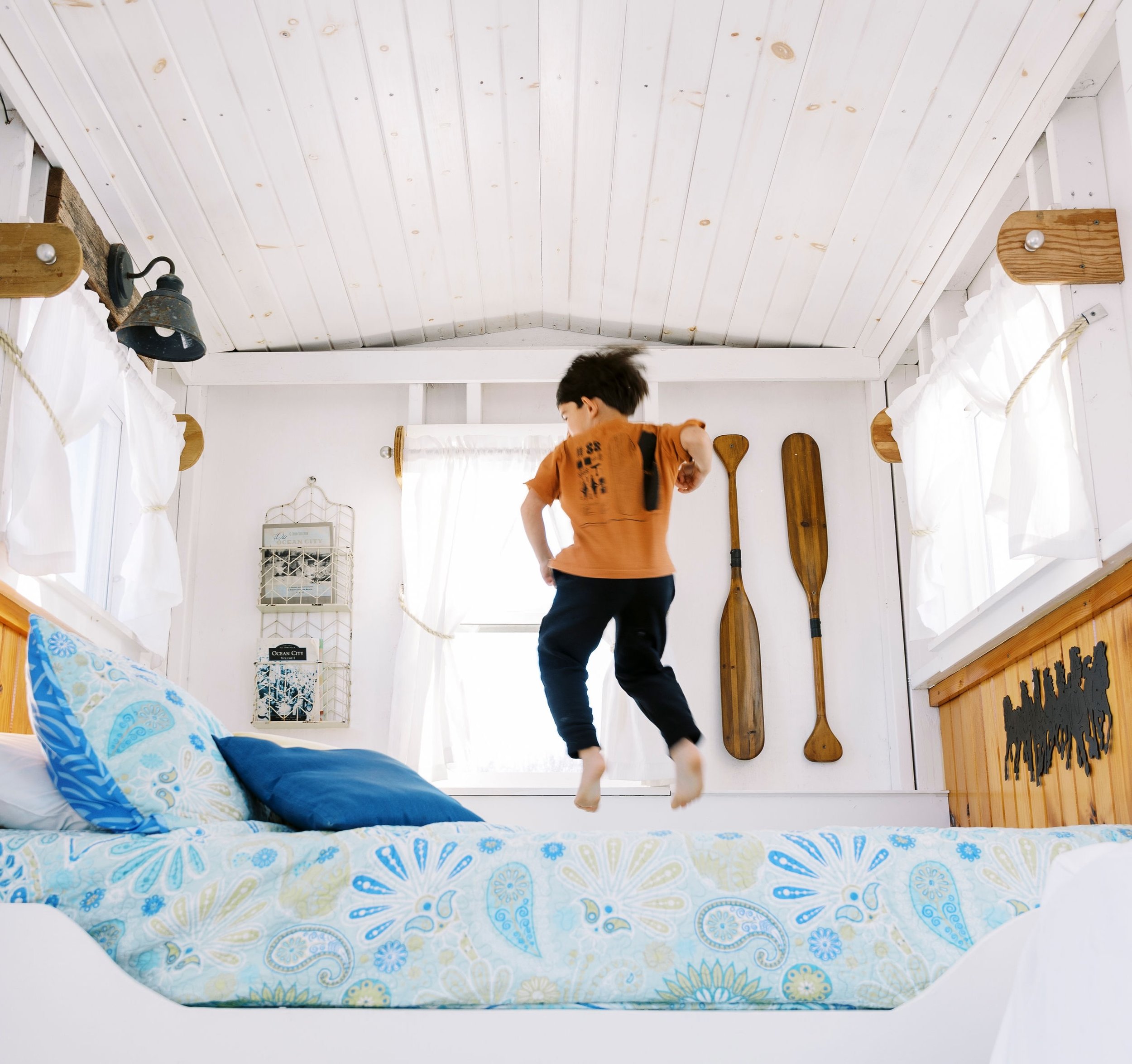 JUMPING FOR JOY 🤩 
&hellip; because we have an awesome deal for YOU!

The trickiest part about booking our cottages is that Assateague State Park can book up campsites an entire year in advance.

Especially on those busy weekends - Memorial Day, 4th