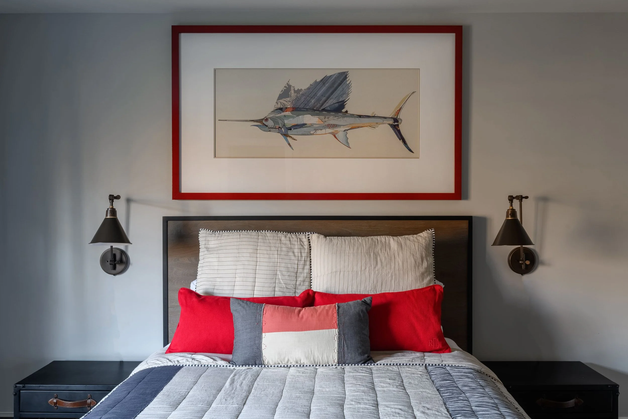 Light, coastal-inspired interior design in the Nantucket Classic on Zachary project by Melissa’s Designs.