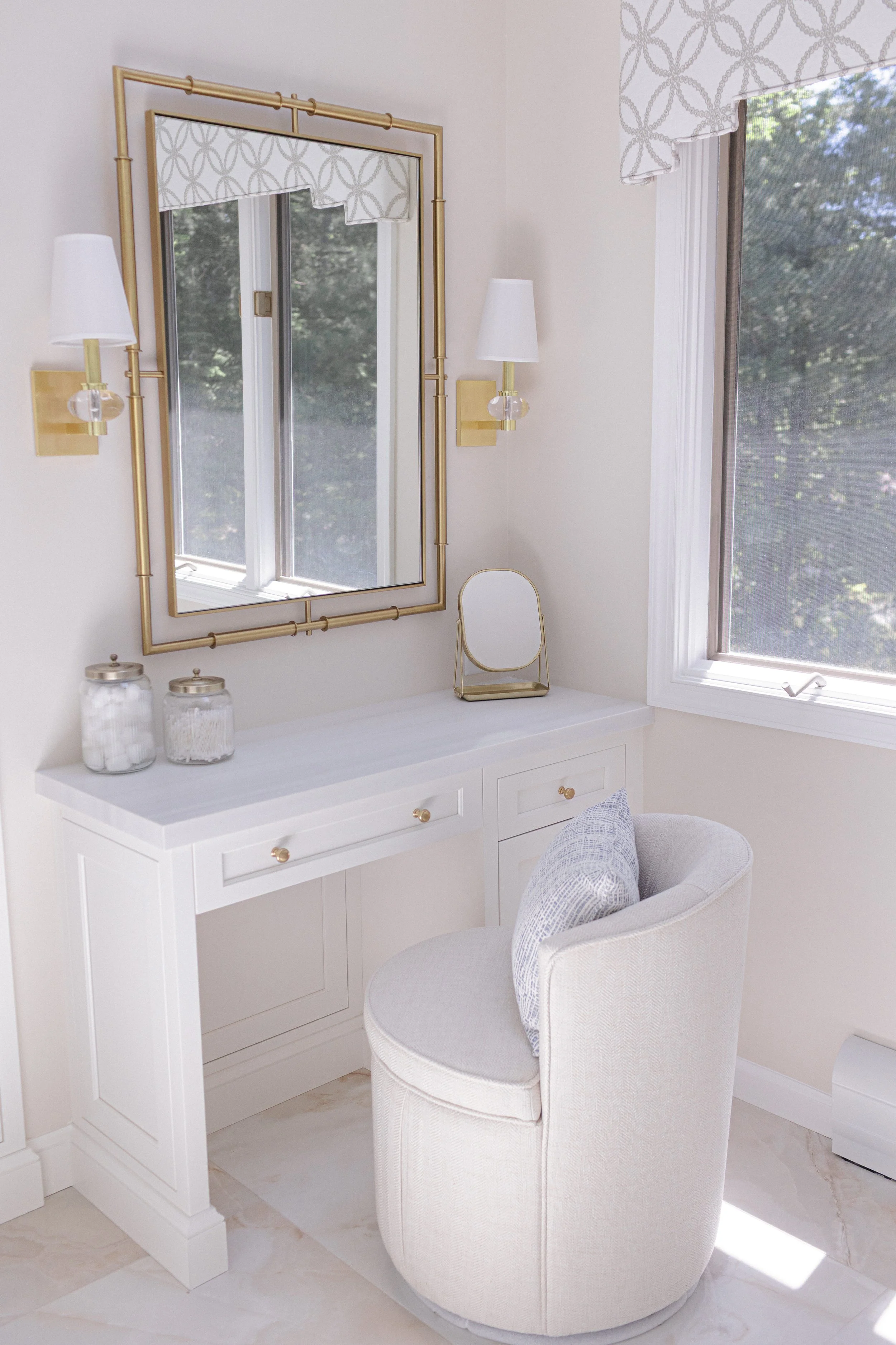 Timeless-meets-modern interiors in the Saddle Ridge Reimagined project by Melissa’s Designs.