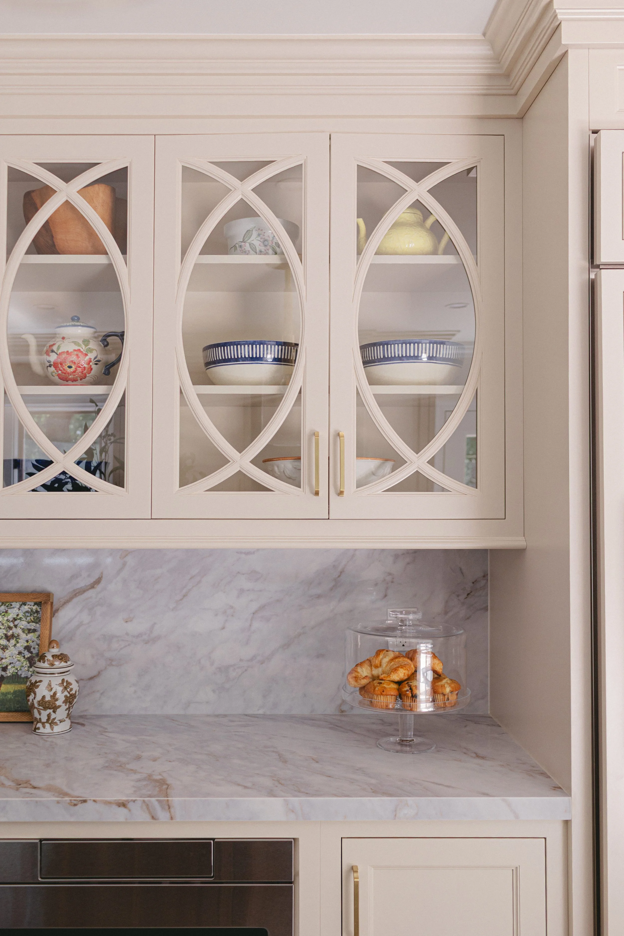 Timeless-meets-modern interiors in the Saddle Ridge Reimagined project by Melissa’s Designs.