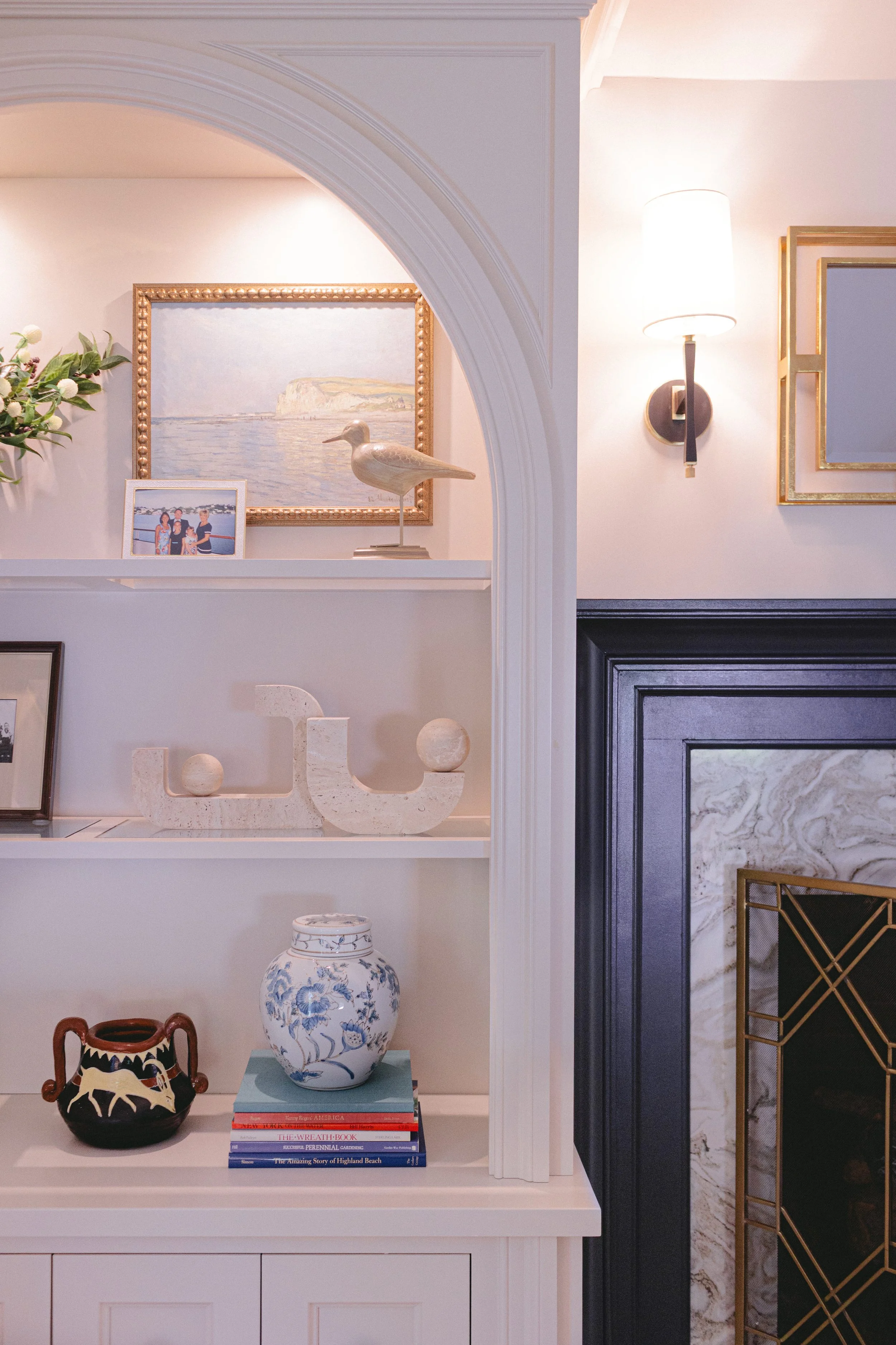 Timeless-meets-modern interiors in the Saddle Ridge Reimagined project by Melissa’s Designs.