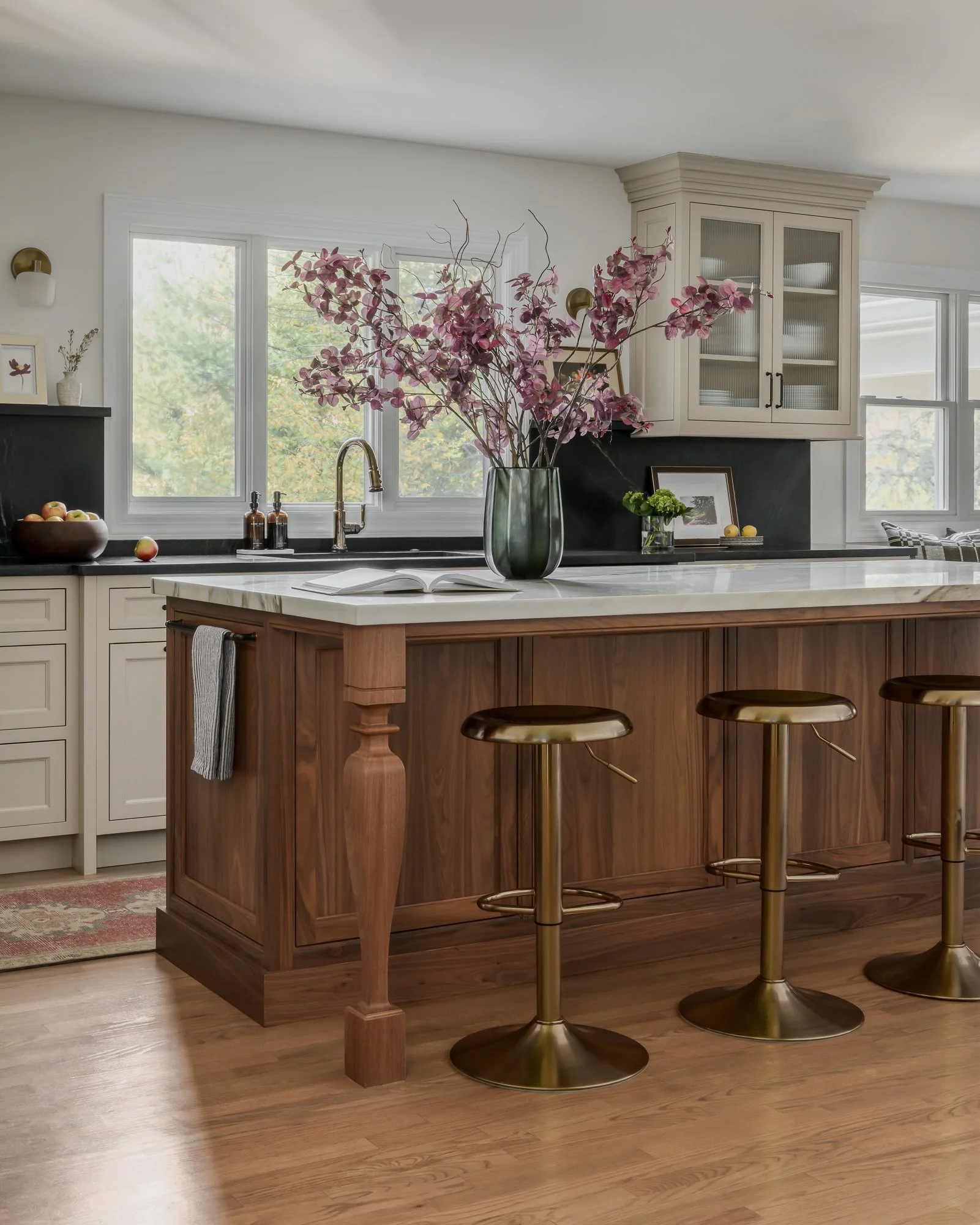 Sassy & sophisticated - kitchen interior design