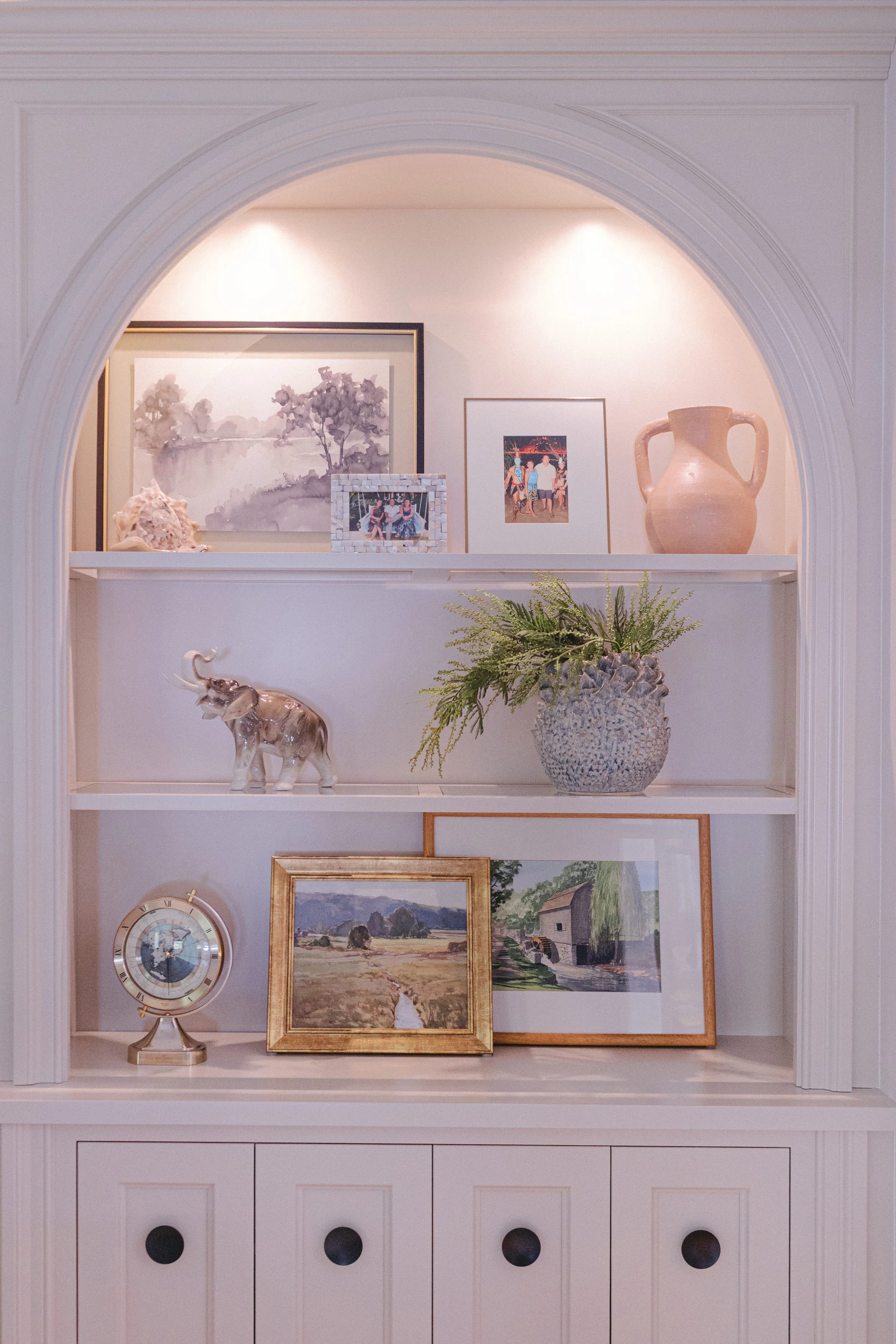 Timeless-meets-modern interiors in the Saddle Ridge Reimagined project by Melissa’s Designs.