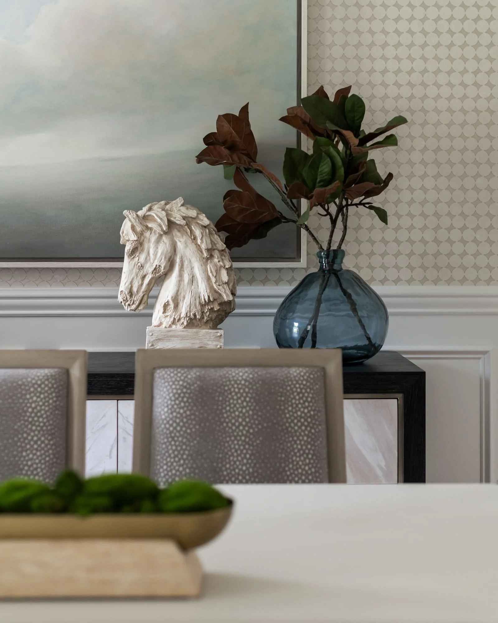 Timeless-meets-modern interiors in the Saddle Ridge Reimagined project by Melissa’s Designs.