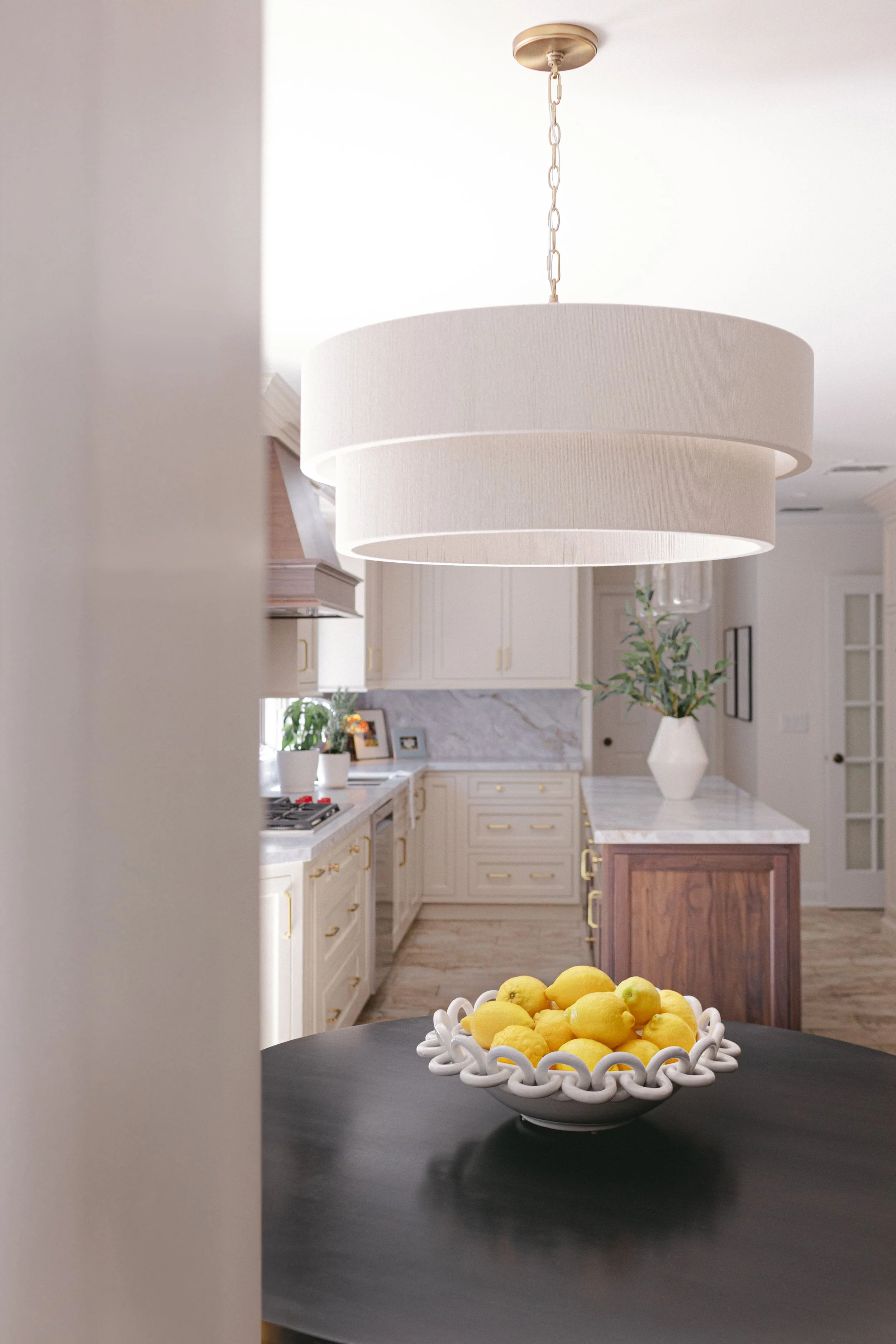 Timeless-meets-modern interiors in the Saddle Ridge Reimagined project by Melissa’s Designs.