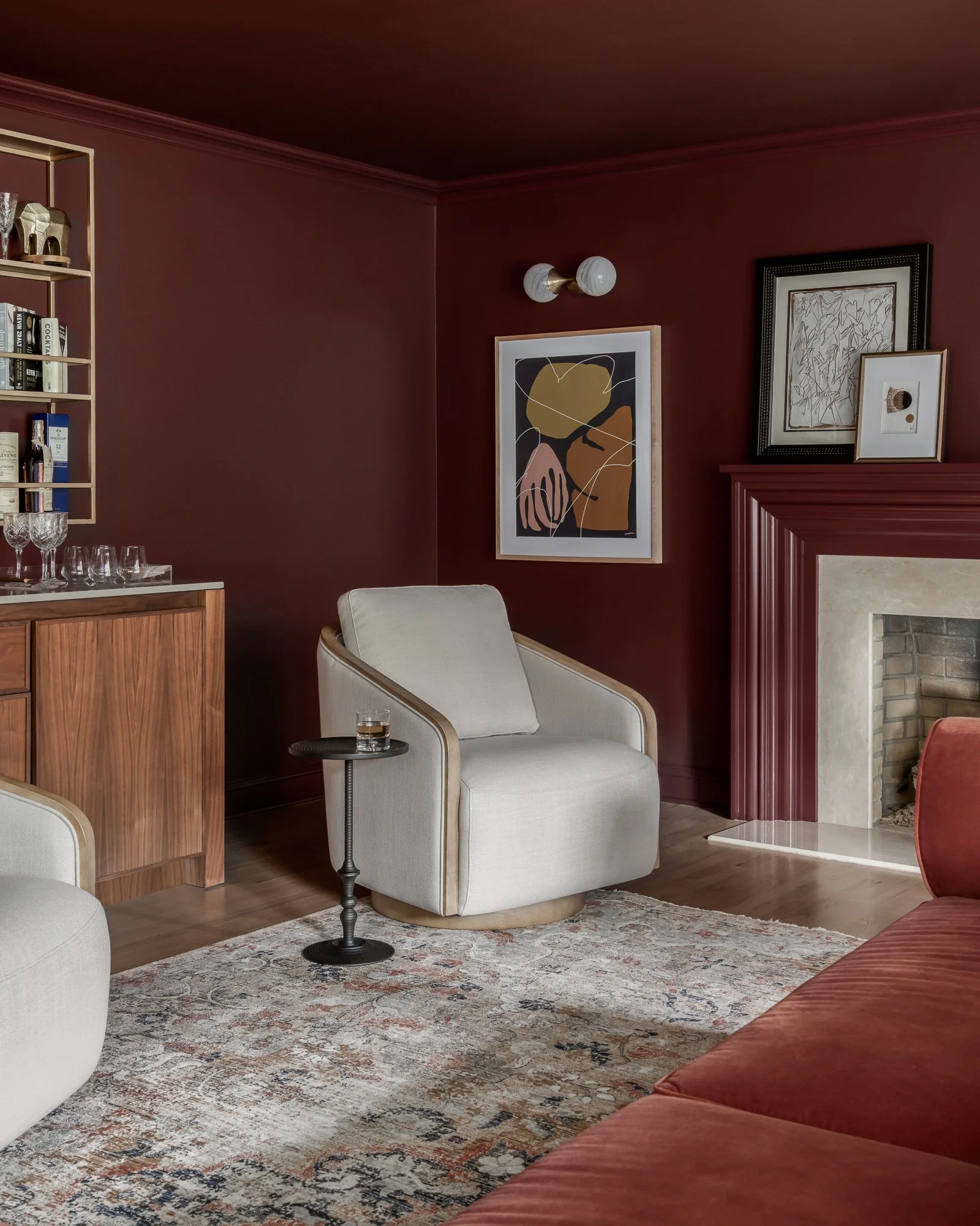 Warm, modern interiors with bold accents in the Sassy & Sophisticated on Stratford project by Melissa’s Designs.