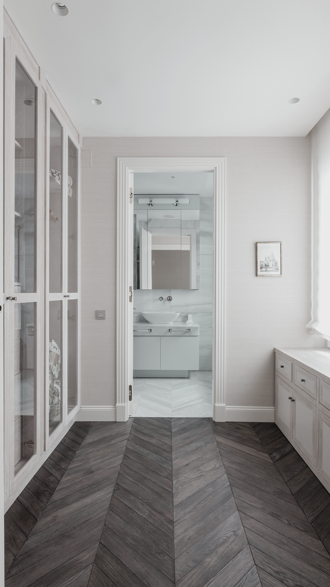 Corridor master bedroom